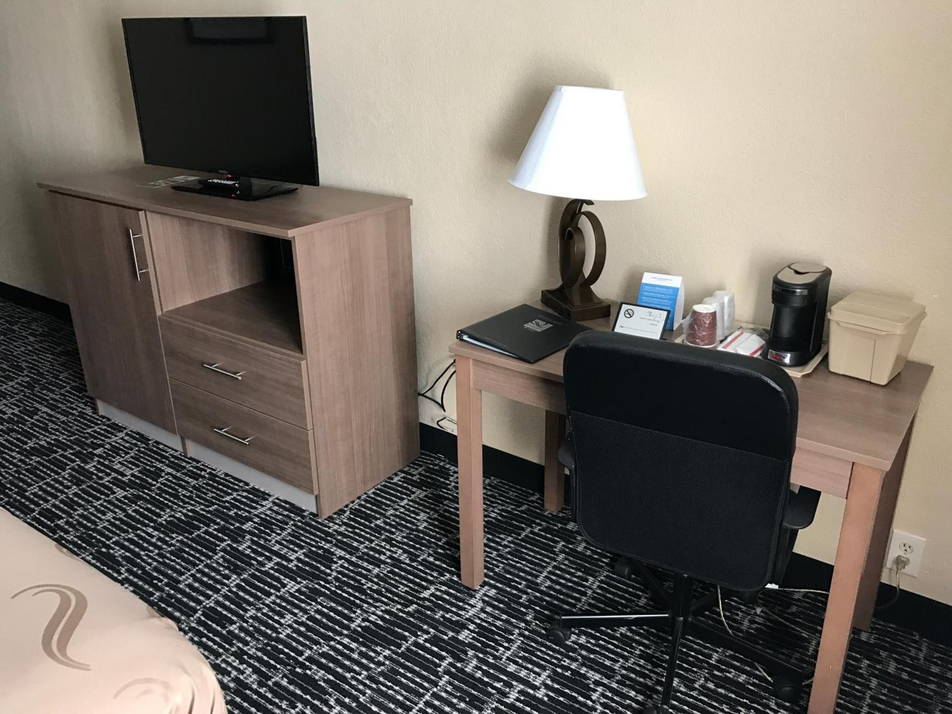 Quality Inn Near Pimlico Racetrack photo 26