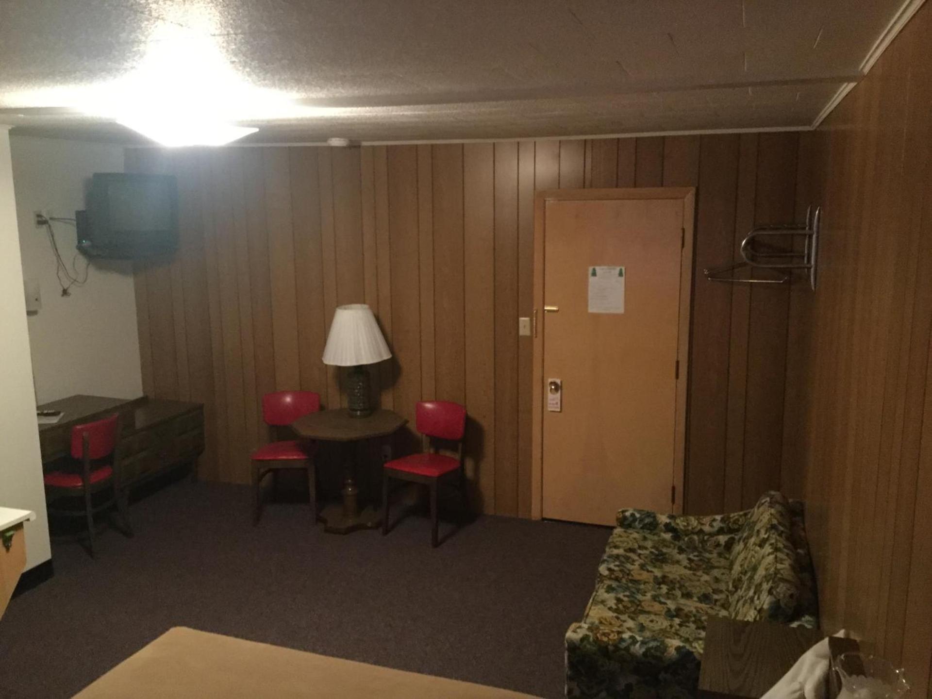 Cedars Motel photo 24
