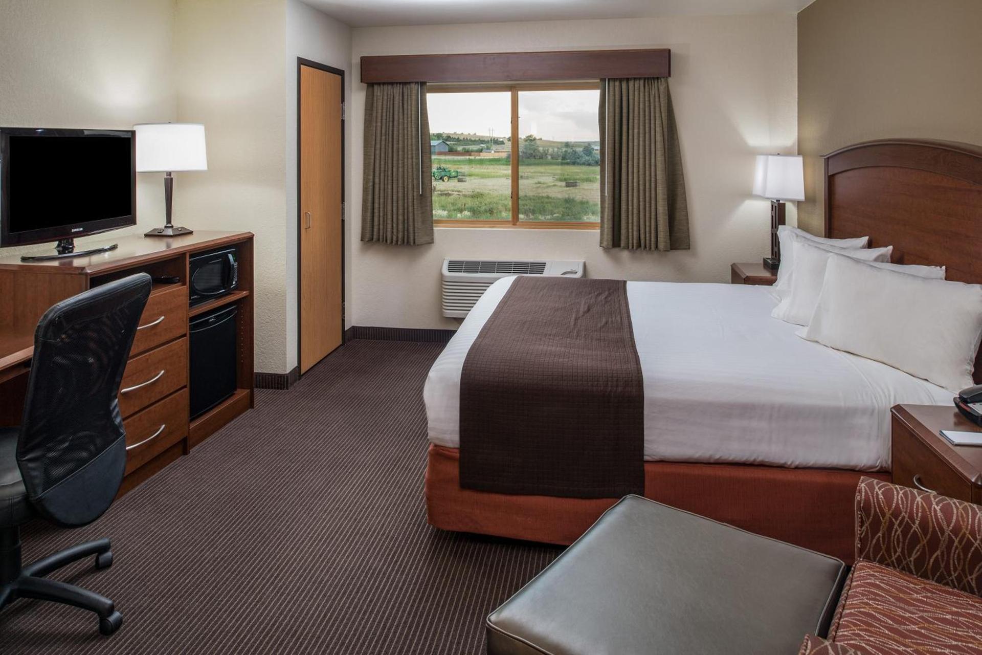 AmericInn by Wyndham Belle Fourche photo 40