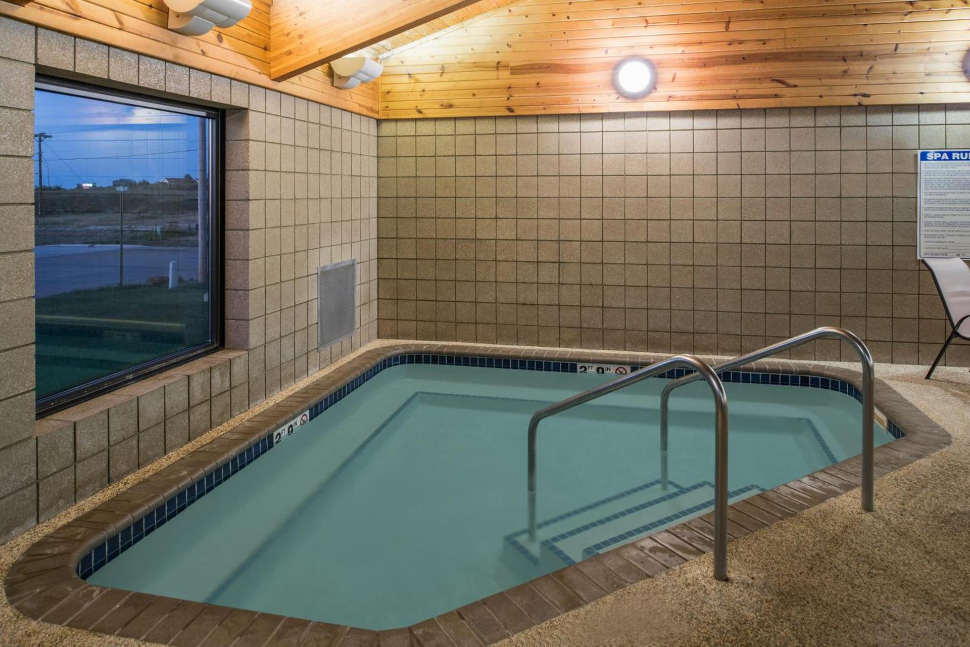 AmericInn by Wyndham Belle Fourche photo 5