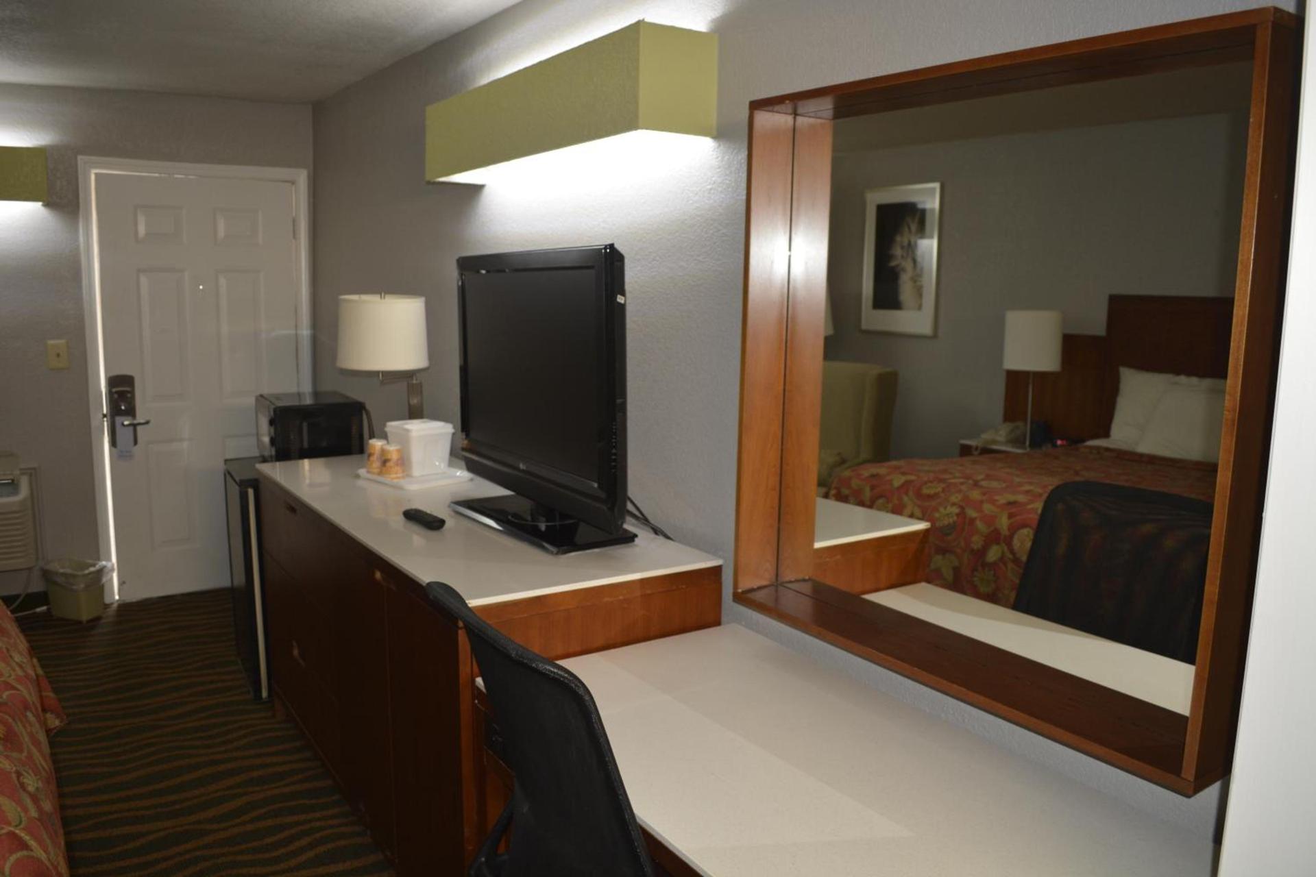 Jameson Inn Winder photo 21