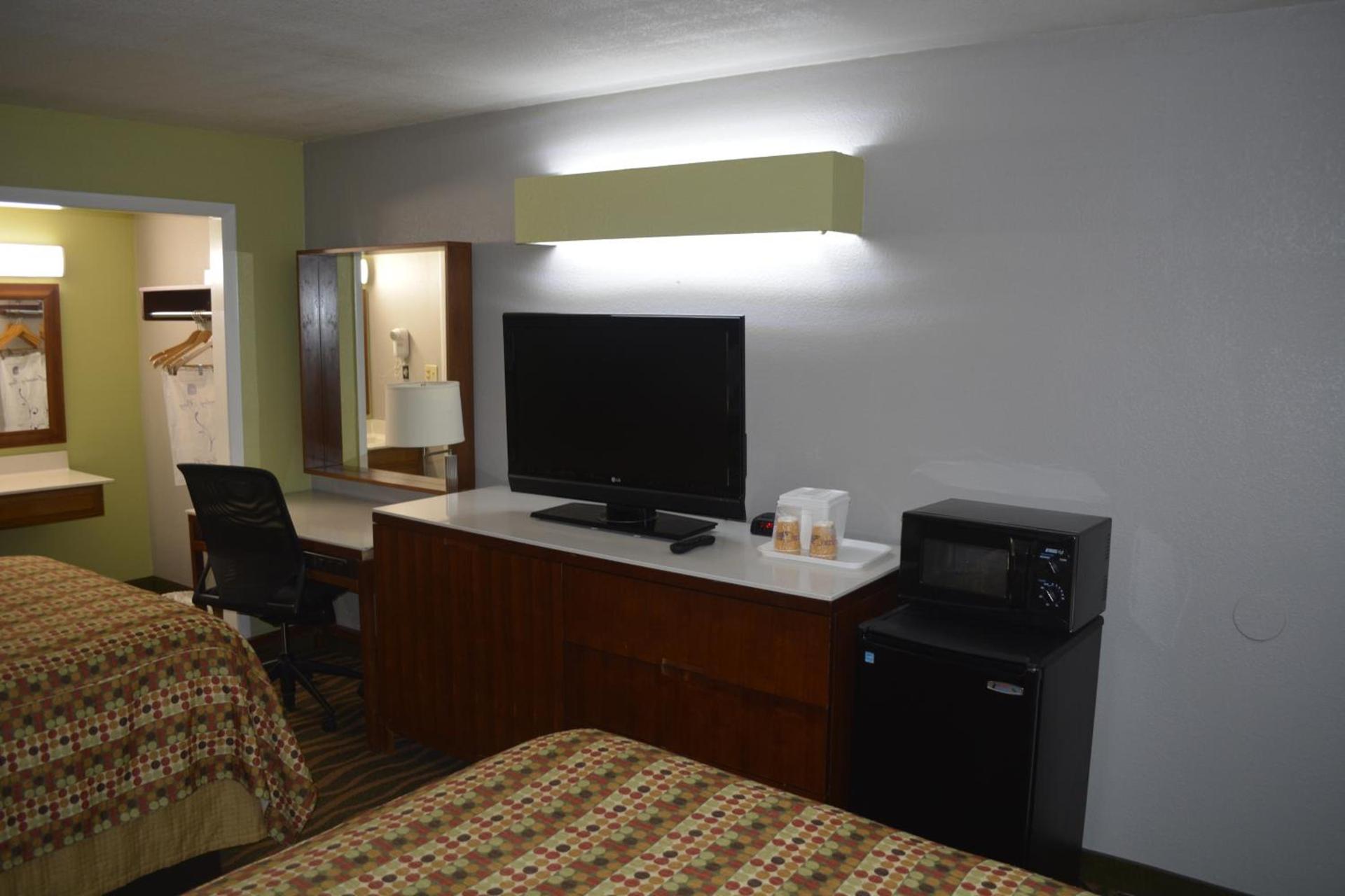 Jameson Inn Winder photo 14