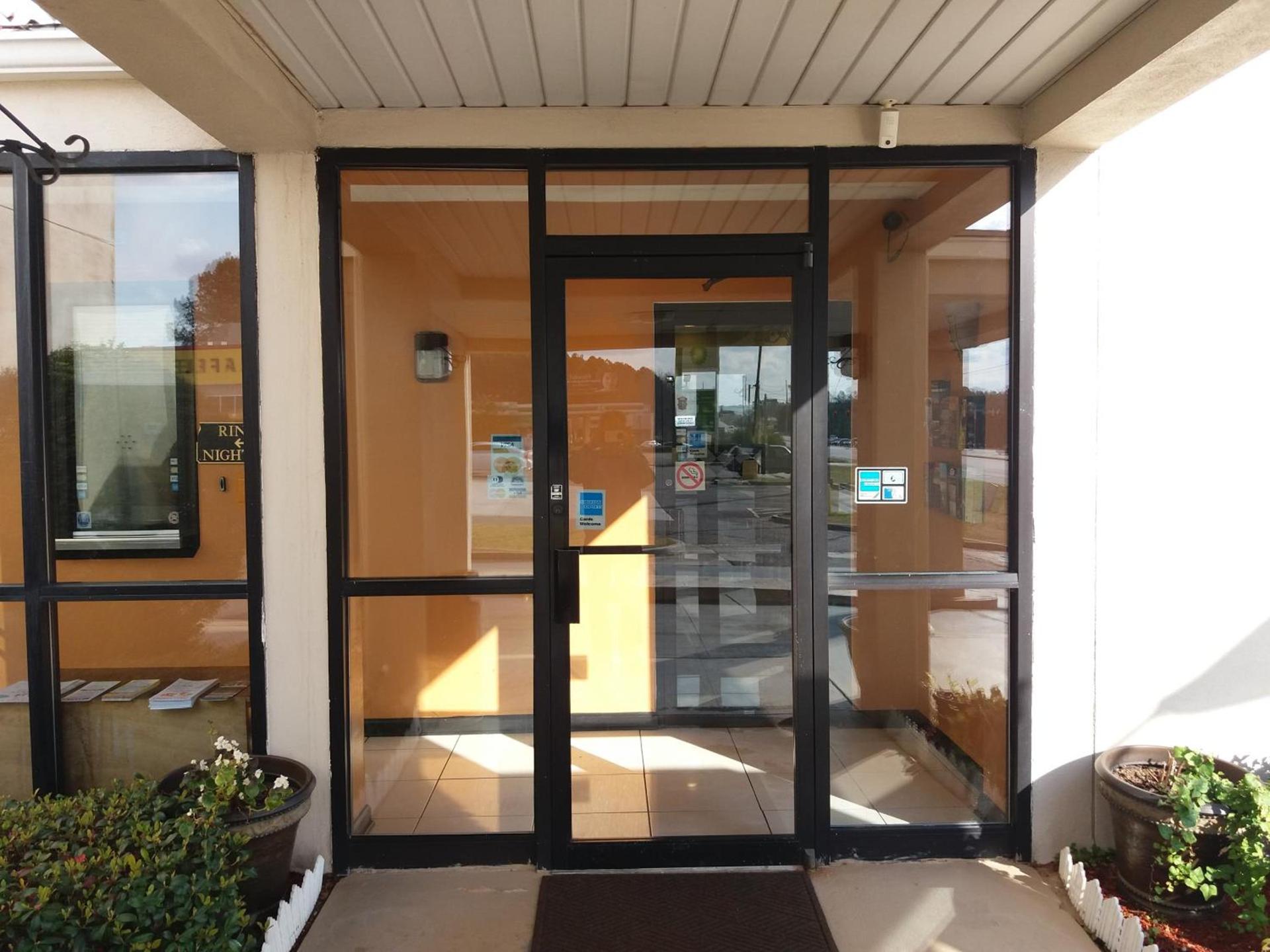 Budgetel Inn and Suites- FORT GORDON photo 9