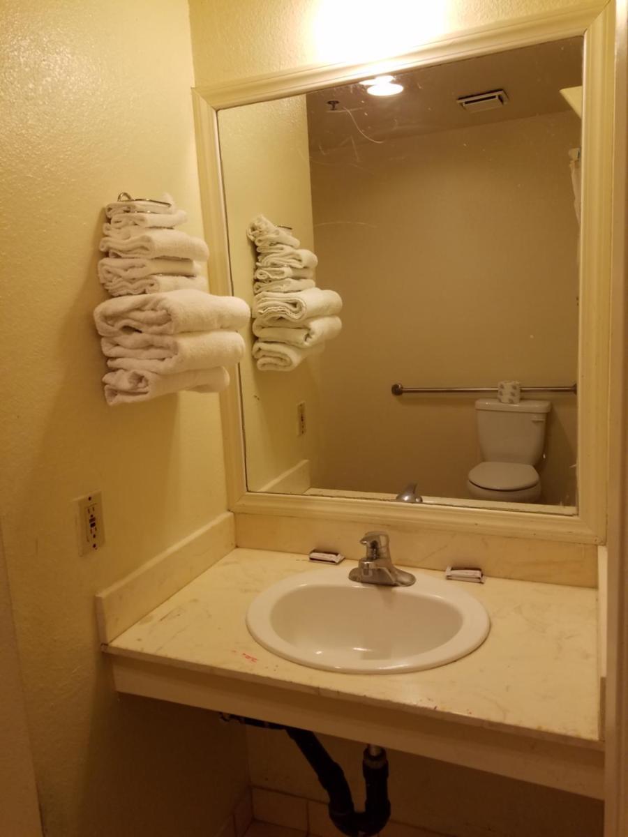 Travel Time Motel photo 10