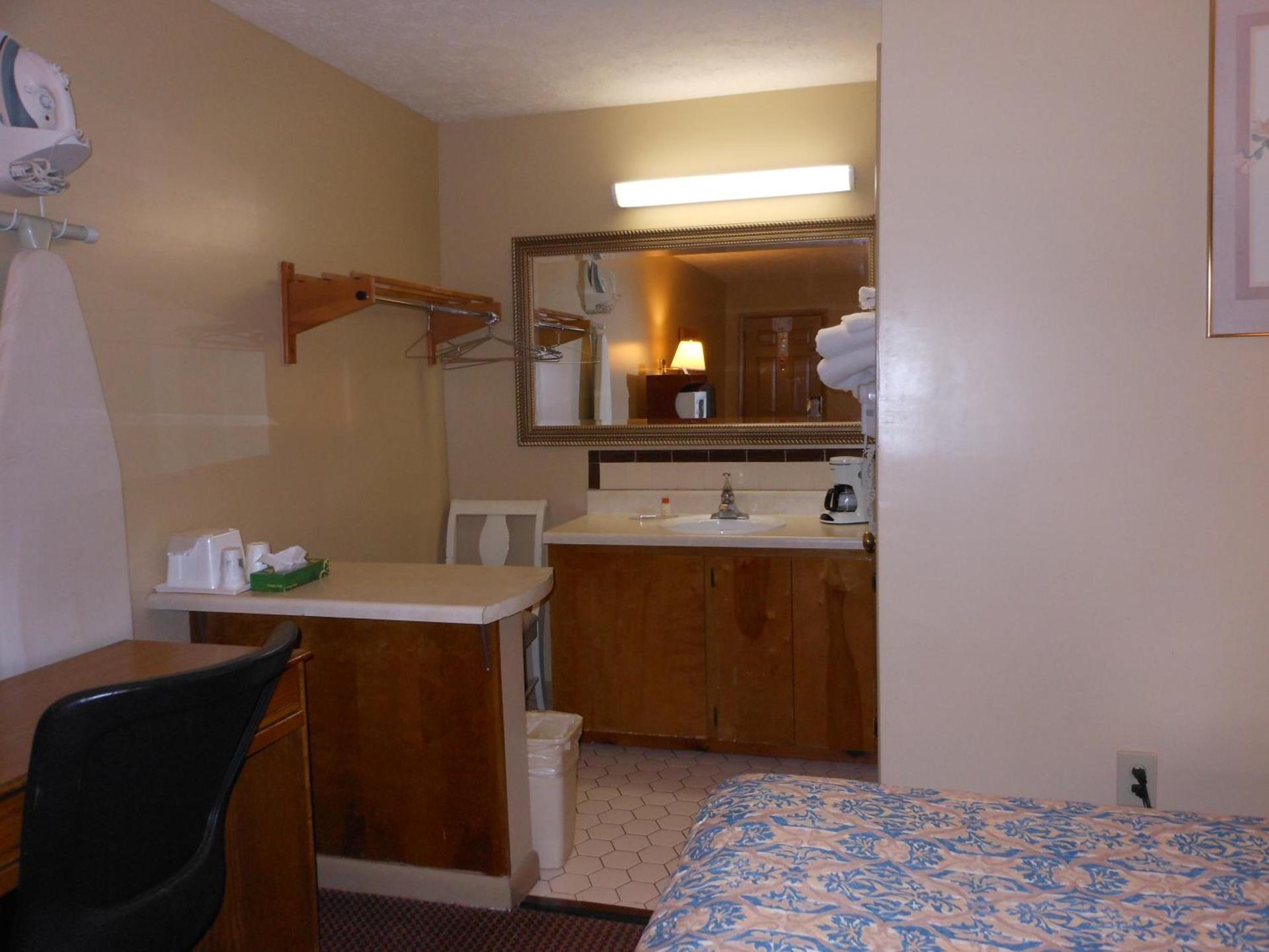 McClellan Inn photo 18