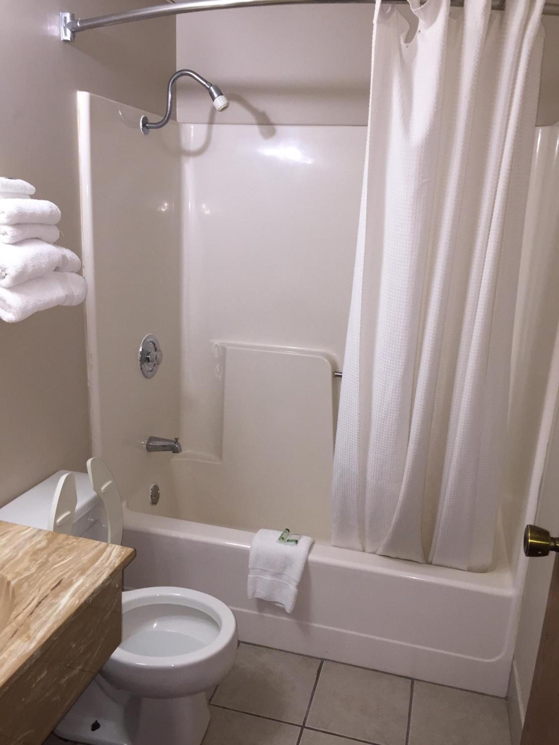 Lyons Inn photo 16