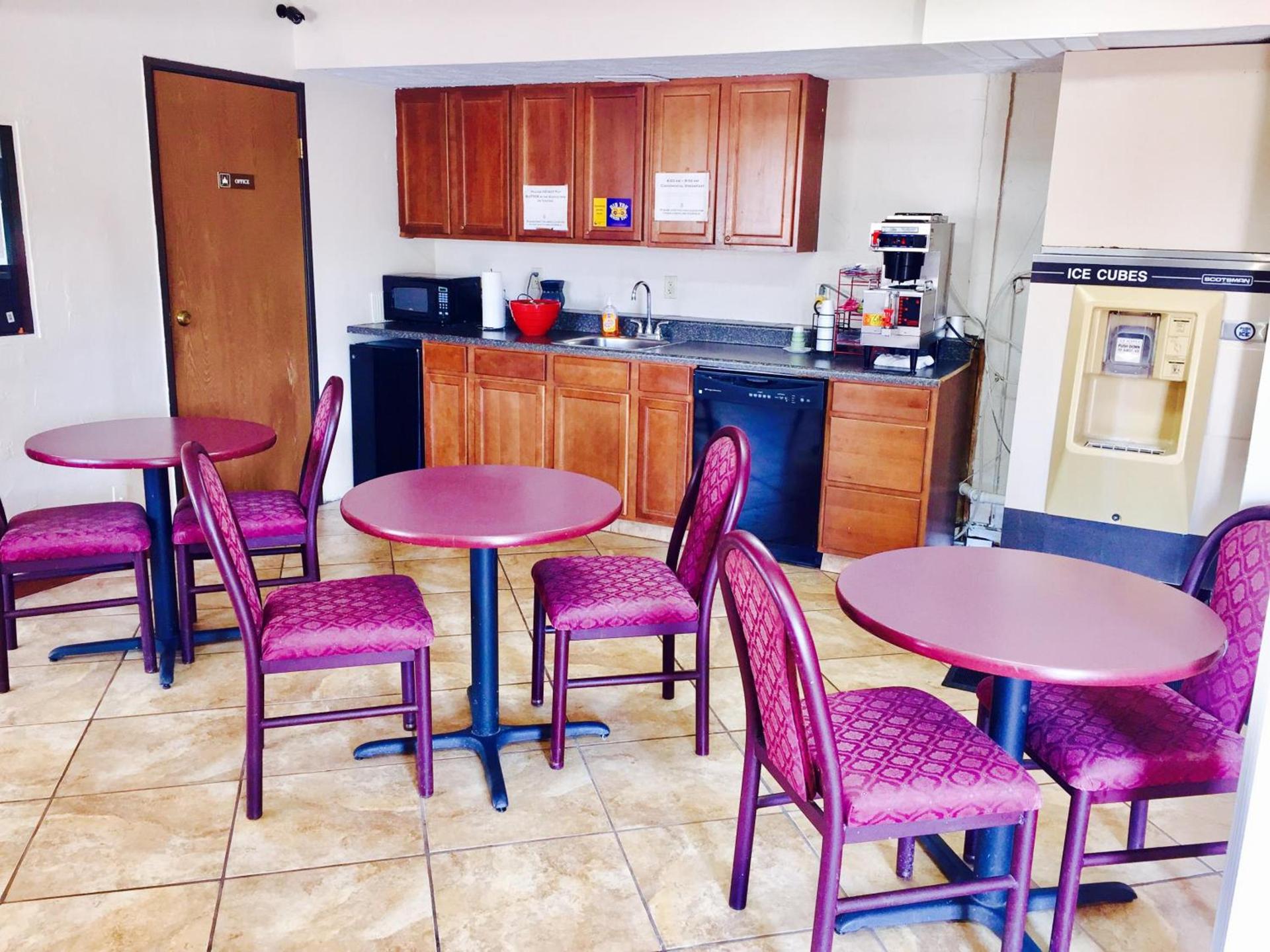 Lyons Inn photo 8