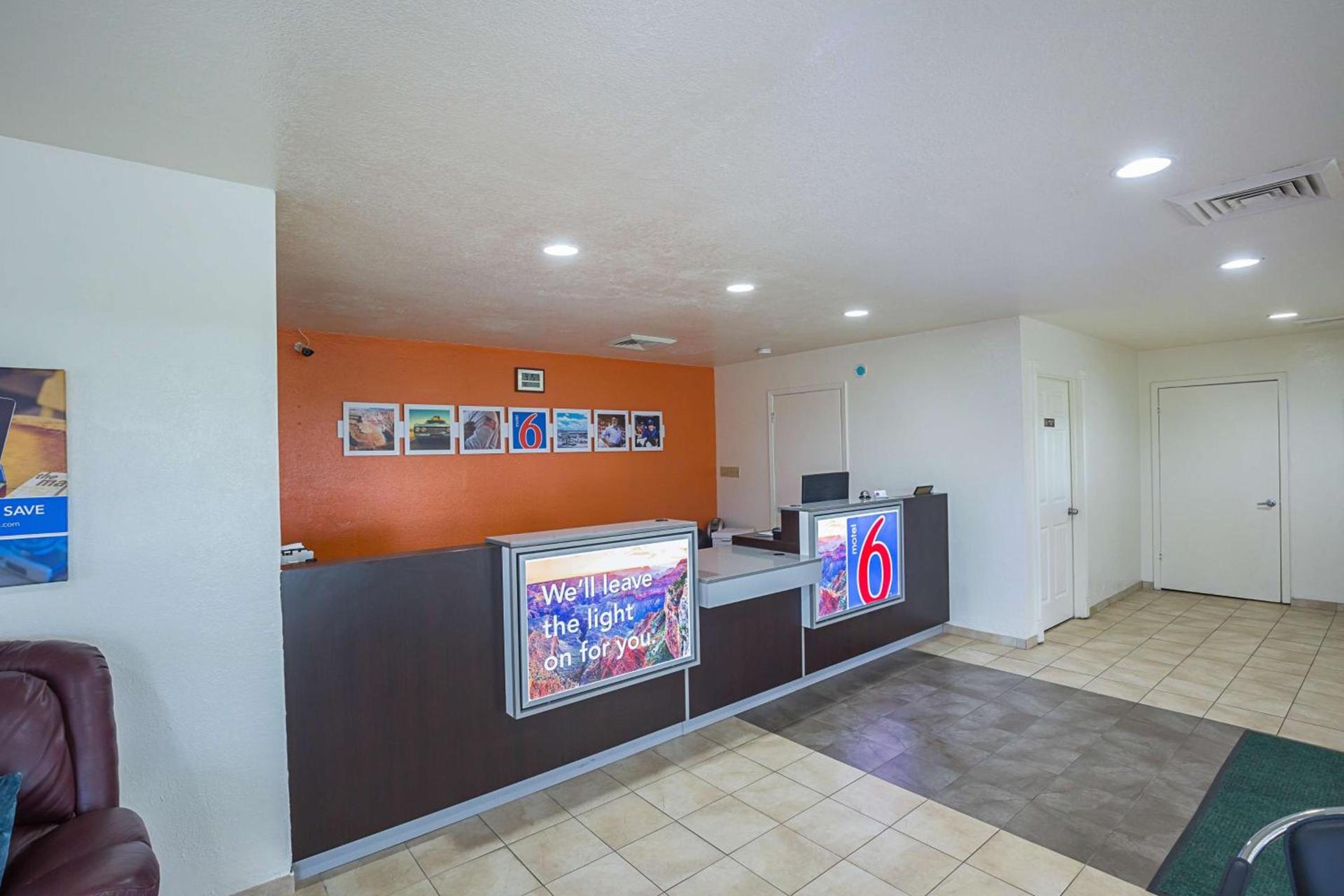 Motel 6-Madisonville, TX photo 24