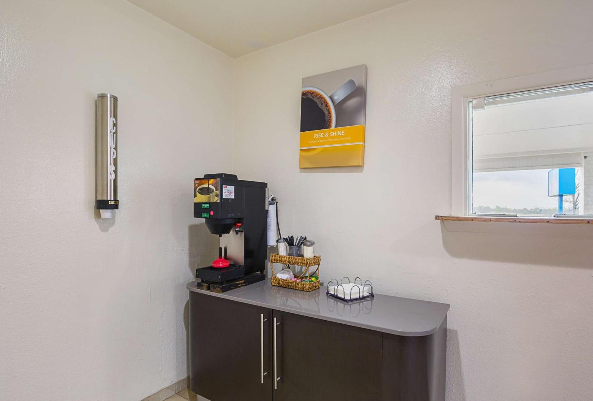 Motel 6-Madisonville, TX photo 27