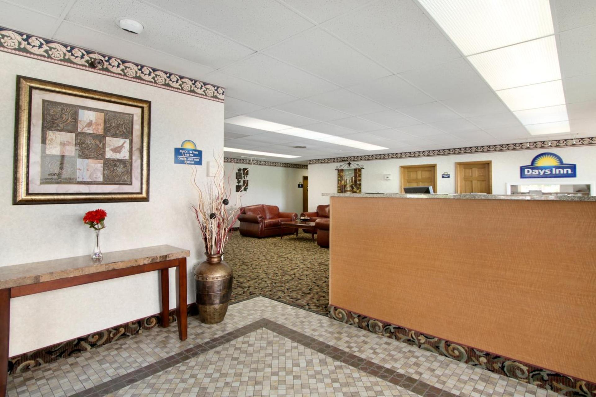 Days Inn by Wyndham Staunton photo 25