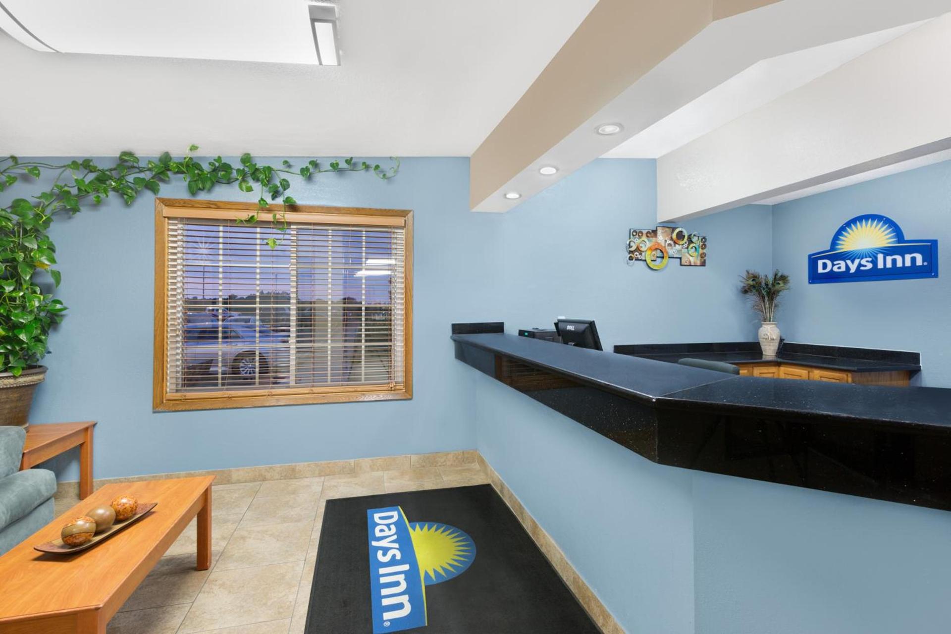 Days Inn by Wyndham Newton photo 44
