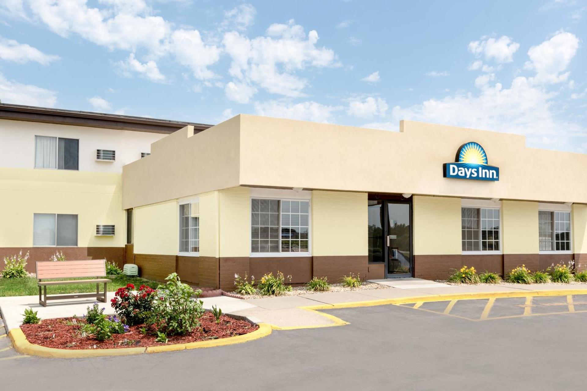 Days Inn by Wyndham Newton photo 45