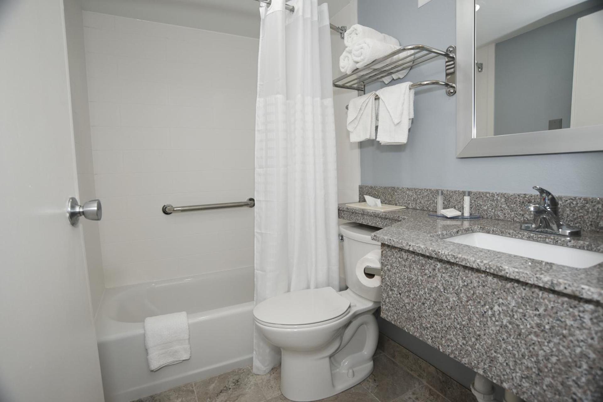 Falmouth Inn photo 36