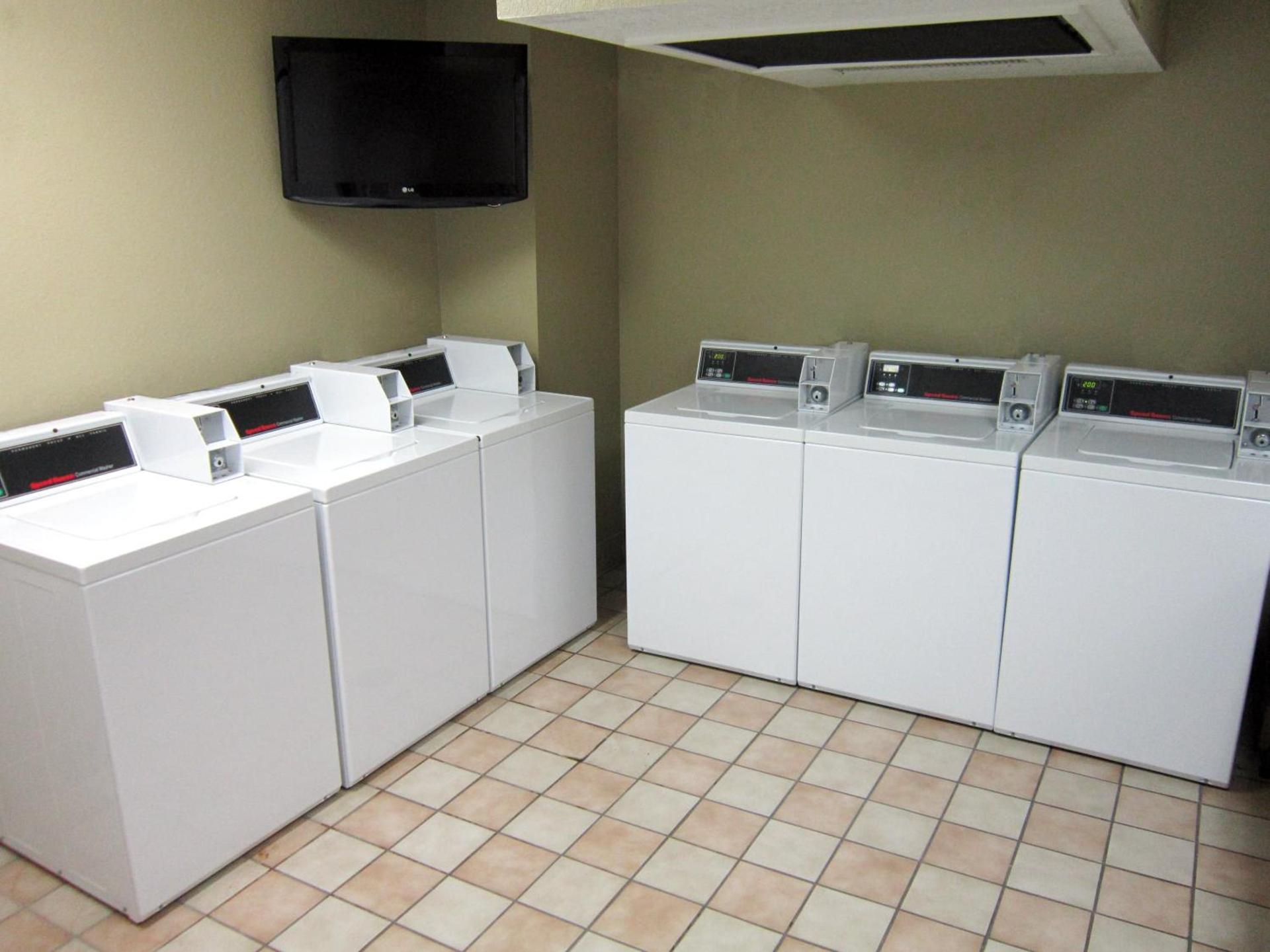 Extended Stay America Select Suites - Orlando - Southpark - Equity Row photo 59