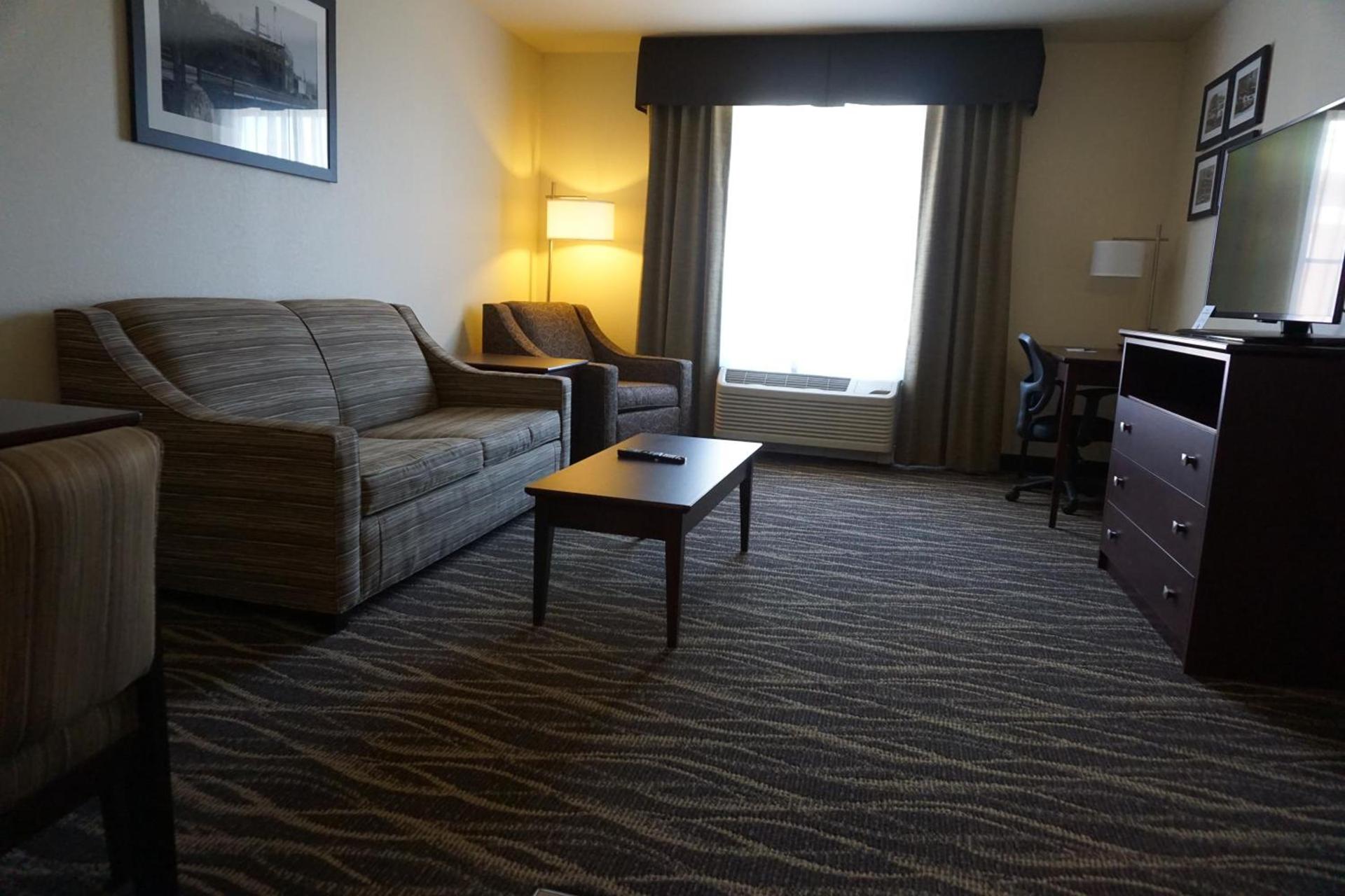 Cobblestone Hotel & Suites - Chippewa Falls photo 33