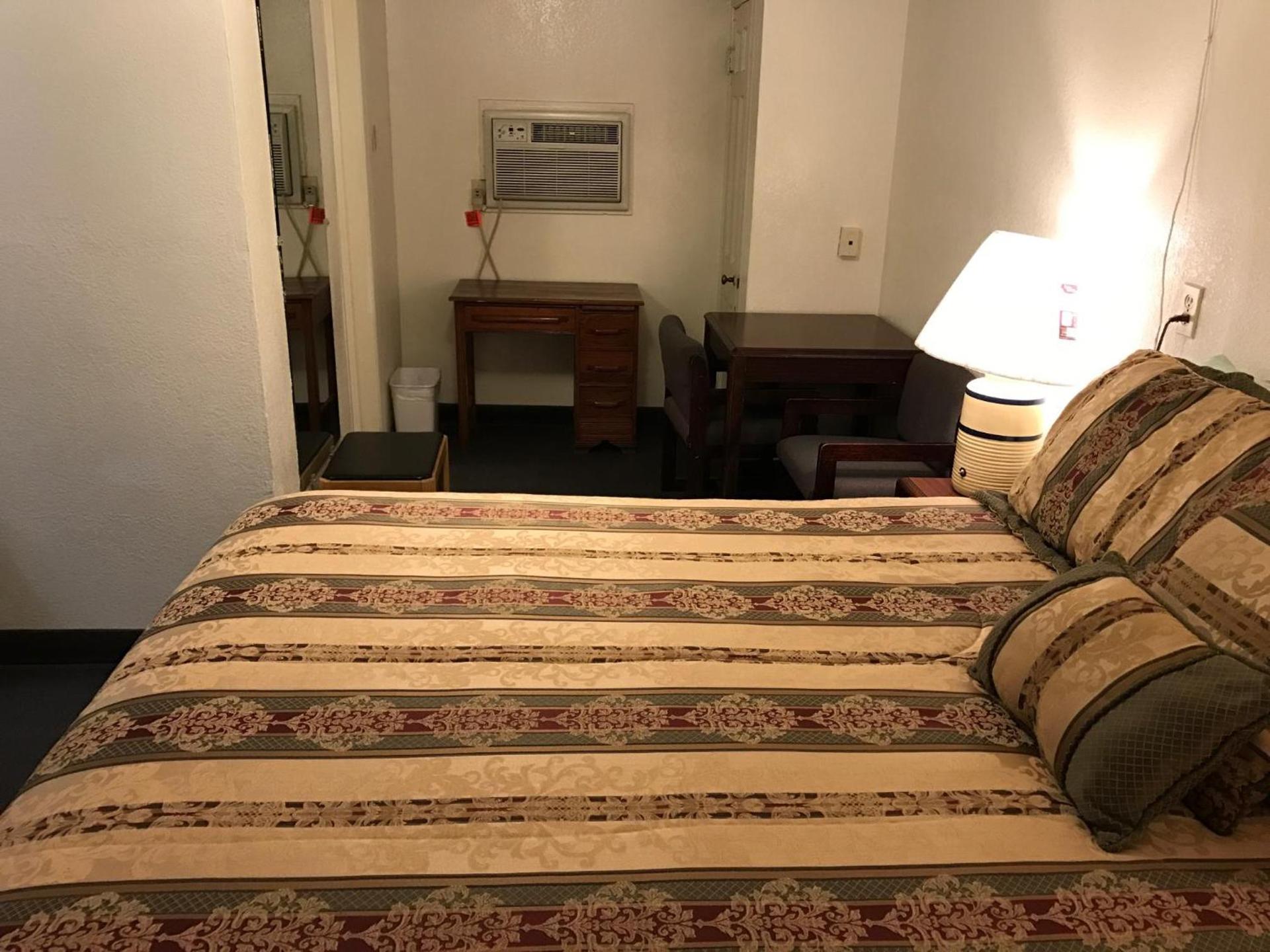 Budget Inn of Brownfield photo 2