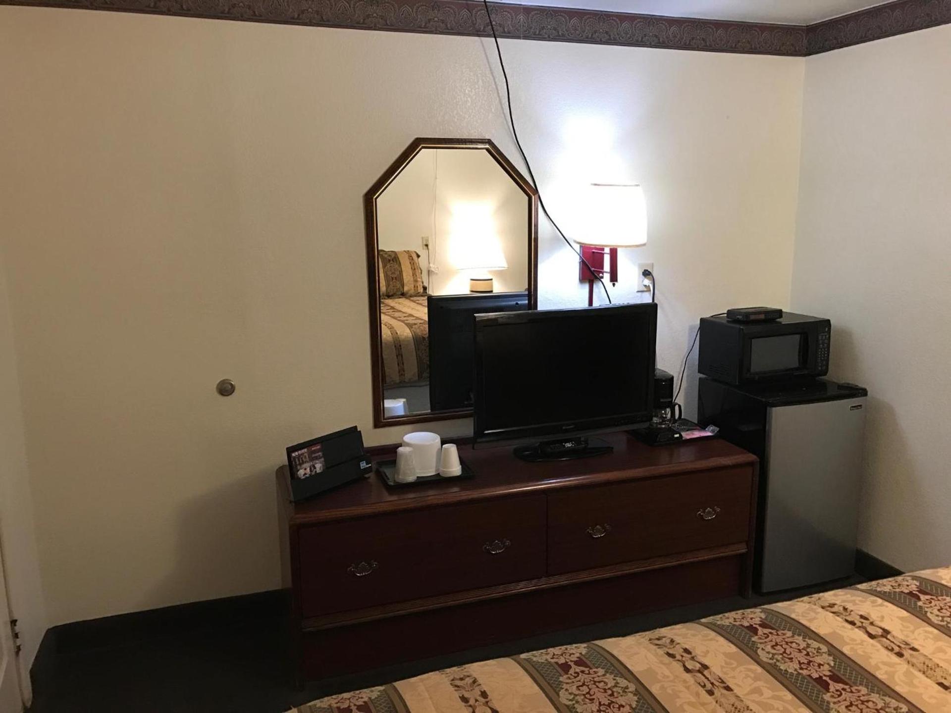Budget Inn of Brownfield photo 8
