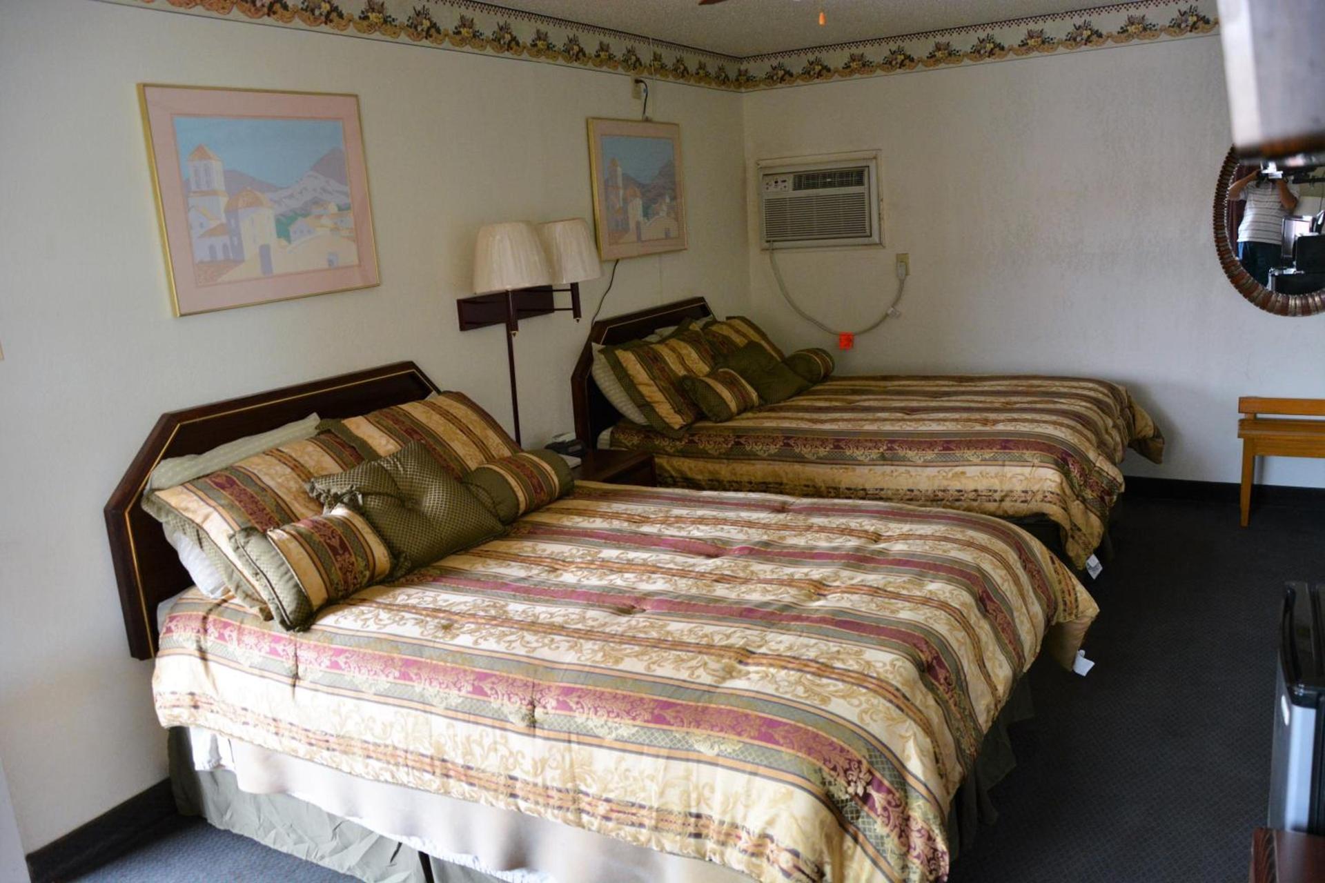 Budget Inn of Brownfield photo 3