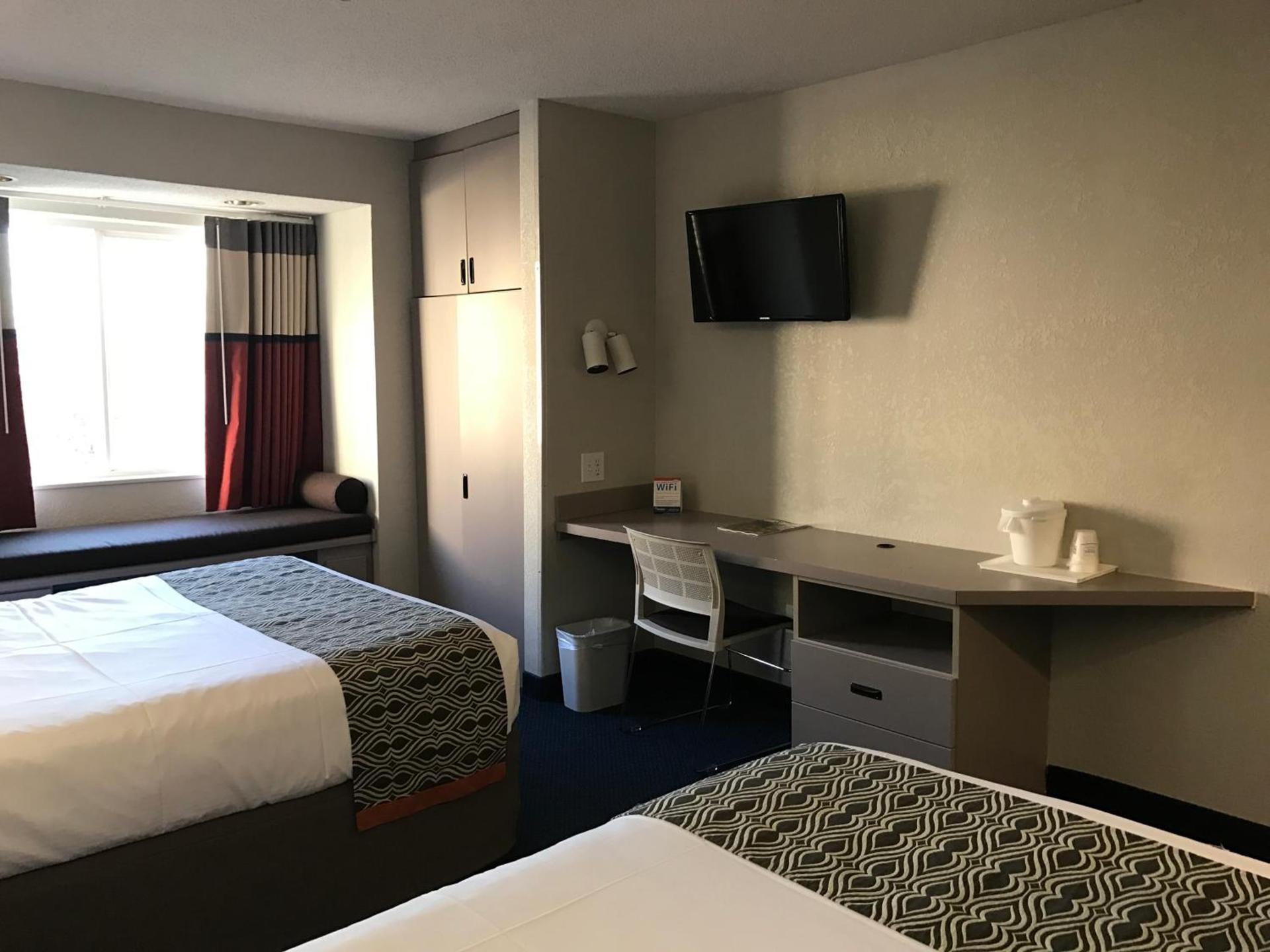 Microtel Inn By Wyndham Louisville East photo 21