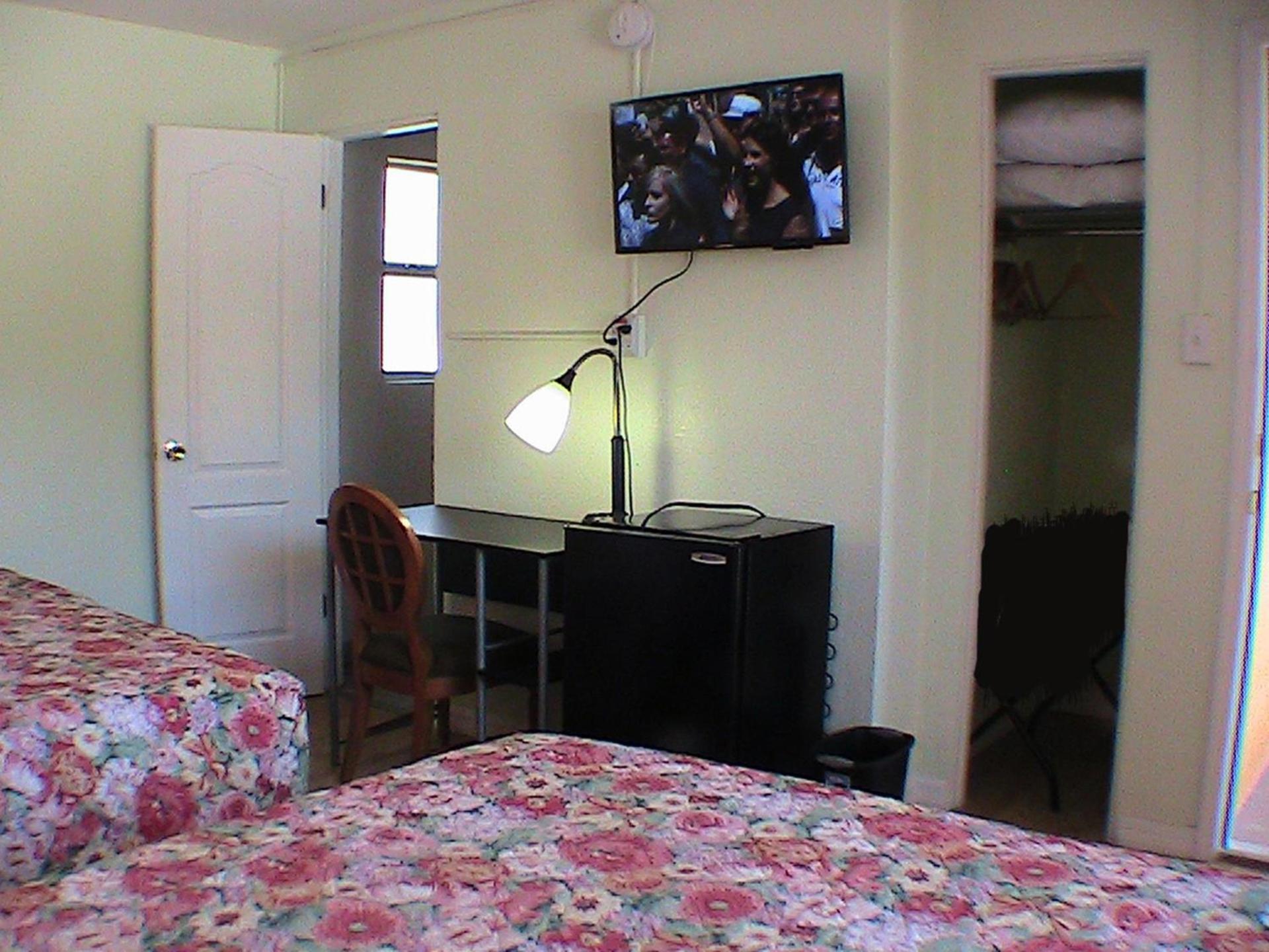 At Home Express Tangerine Inn photo 33