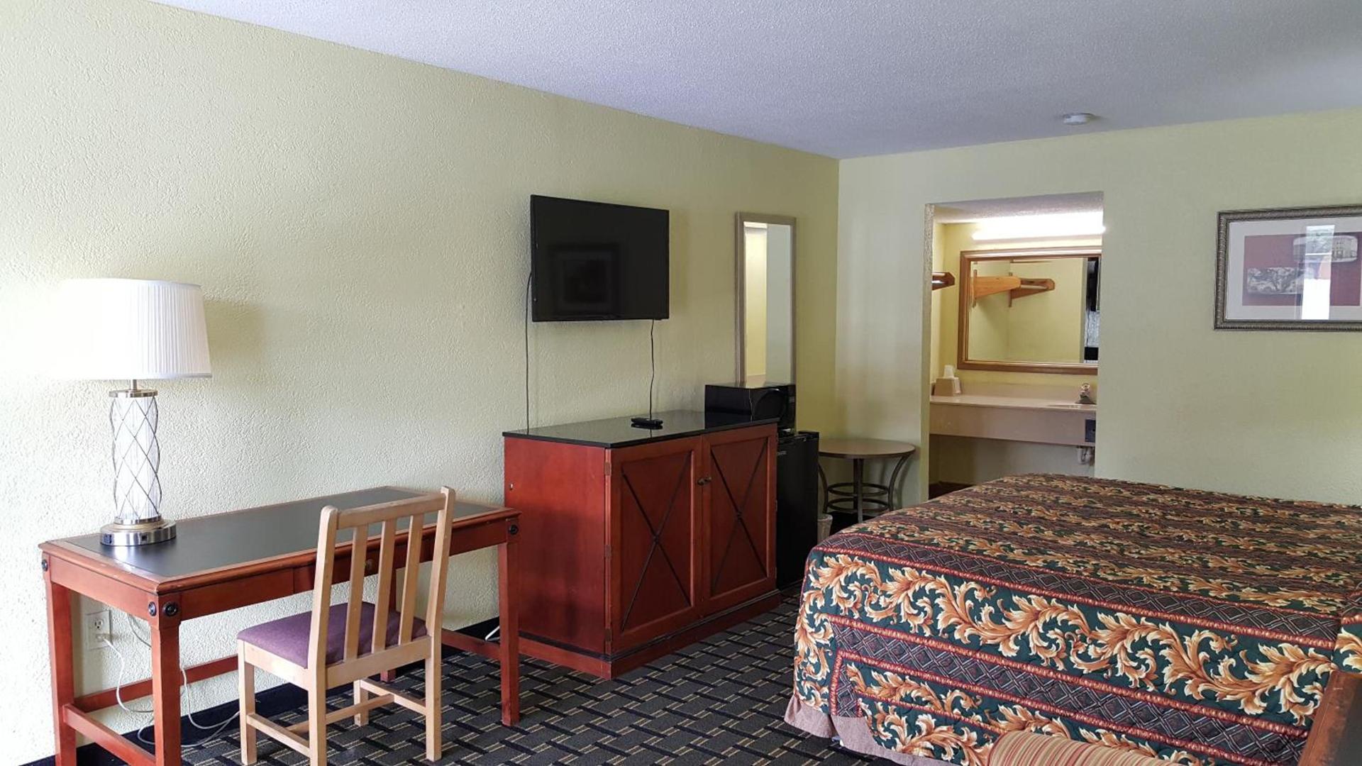 American Inn Columbia photo 14