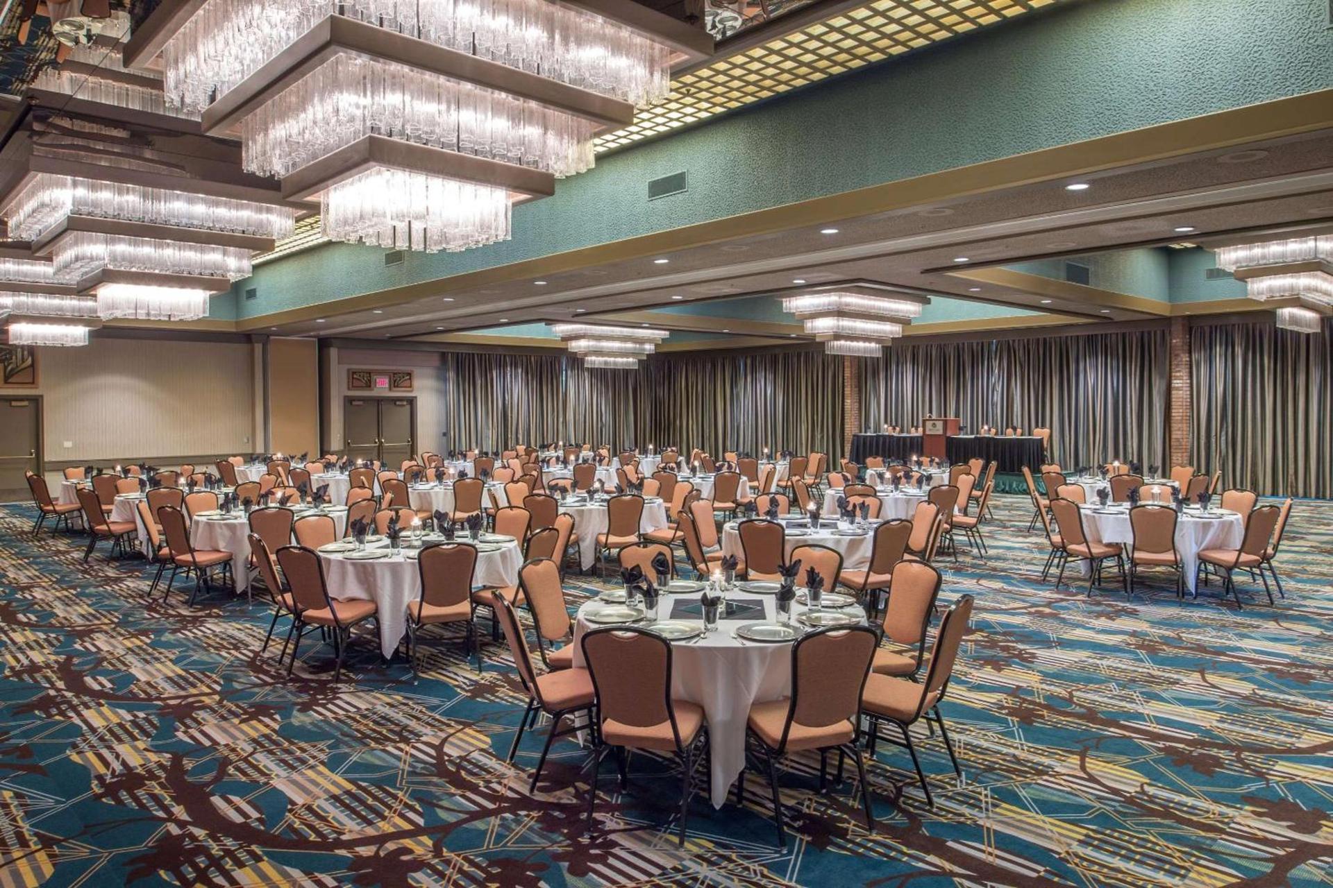 Red Lion Hotel Pasco Airport & Conference Center photo 31