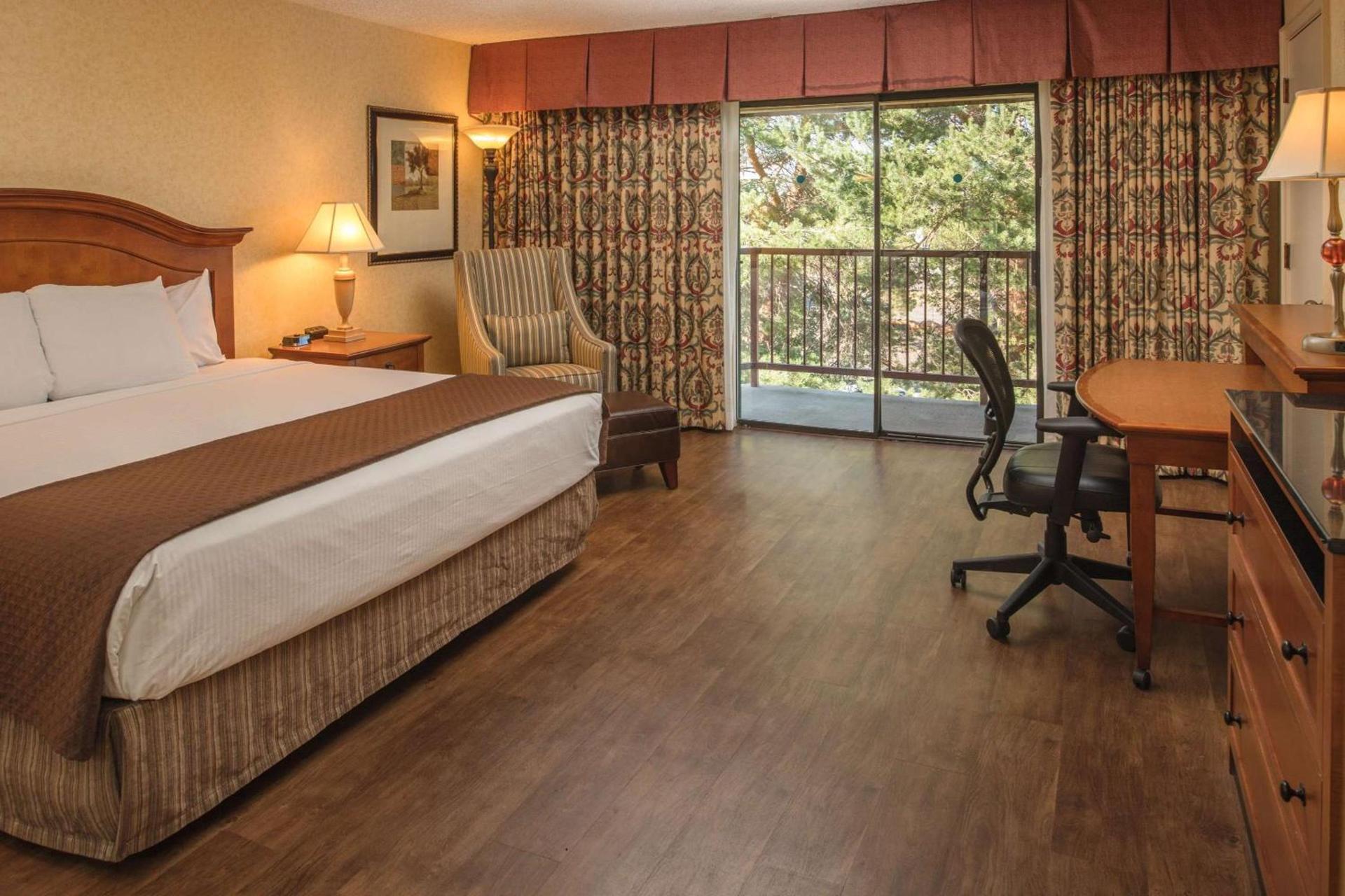 Red Lion Hotel Pasco Airport & Conference Center photo 29