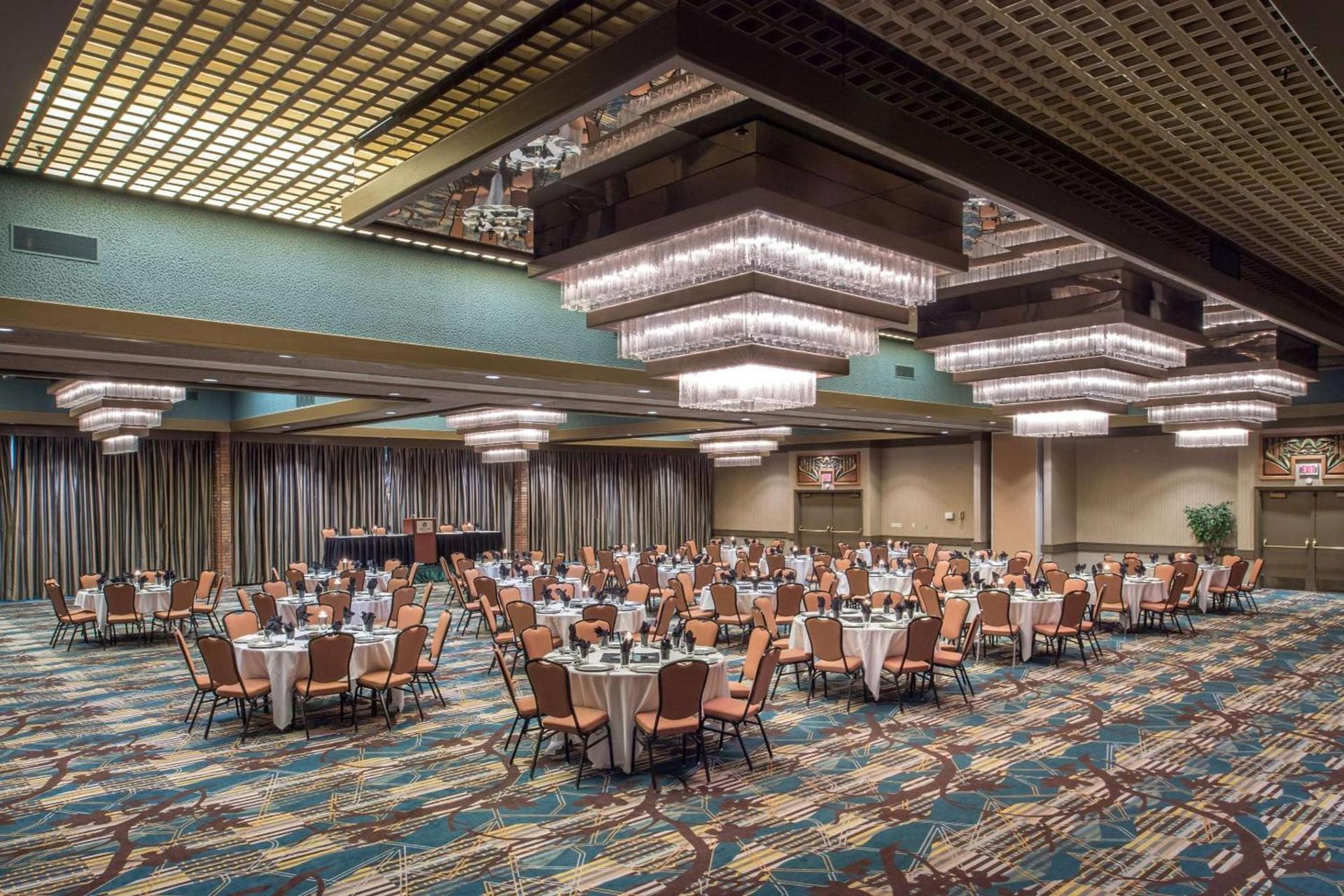 Red Lion Hotel Pasco Airport & Conference Center photo 32