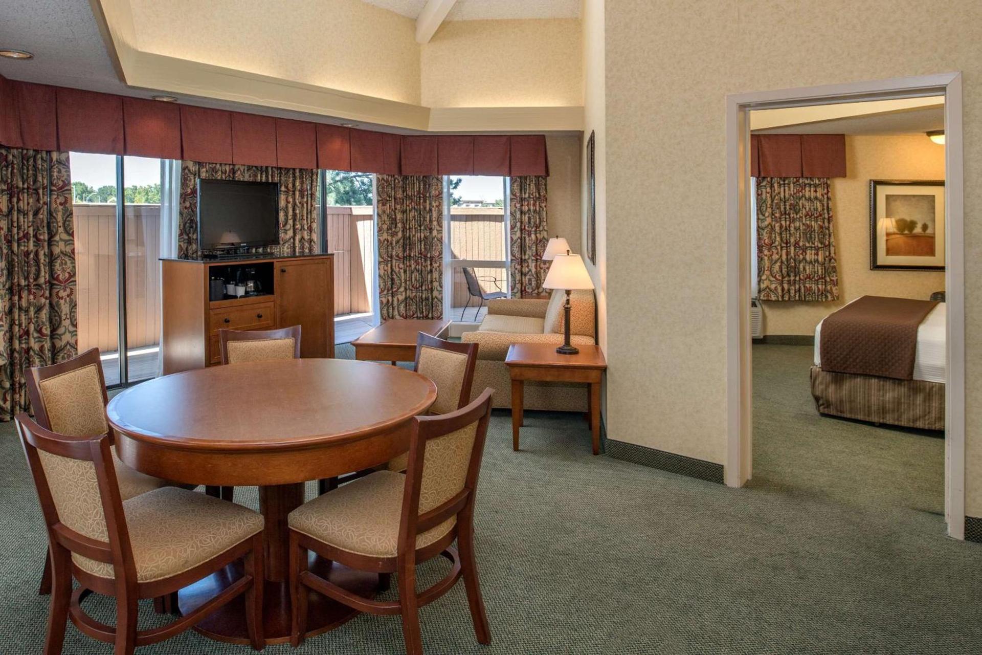 Red Lion Hotel Pasco Airport & Conference Center photo 25