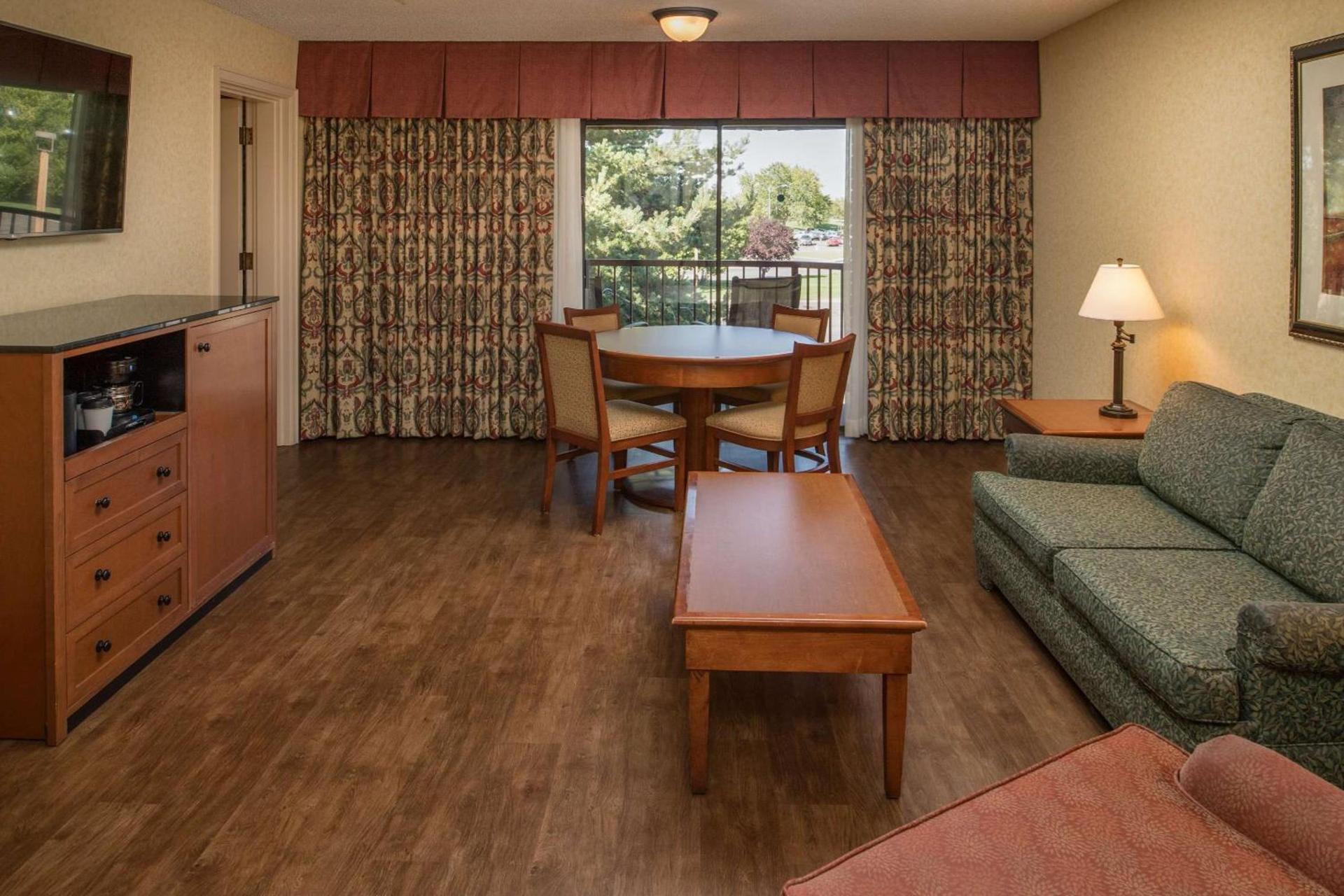Red Lion Hotel Pasco Airport & Conference Center photo 28