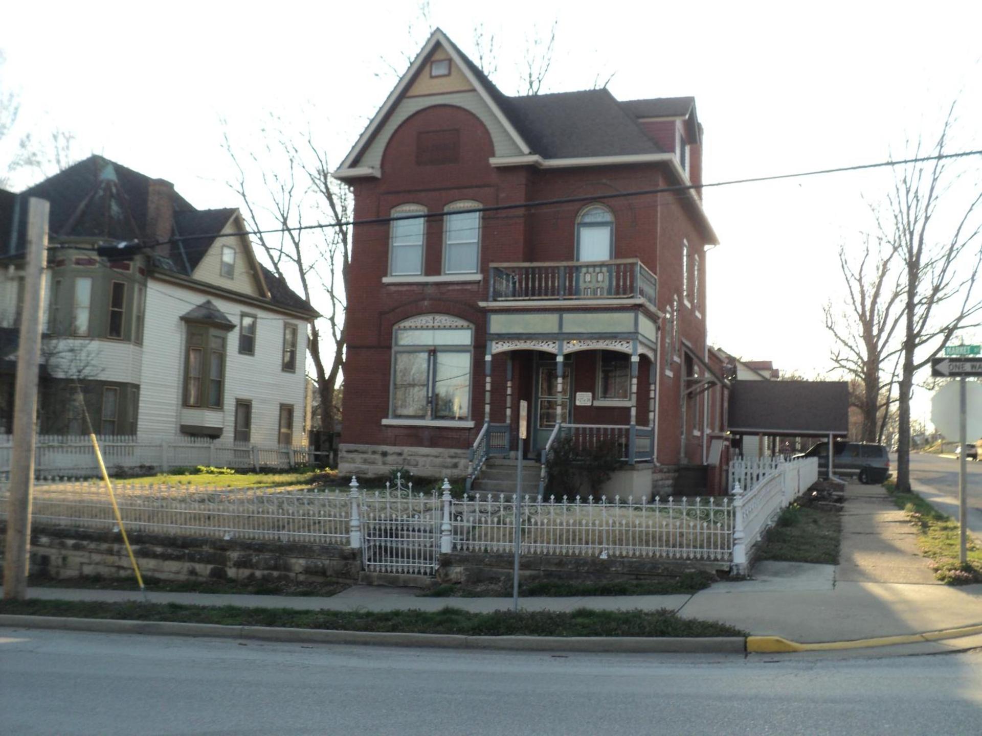 Harbor Haus Inn & Suites photo 18