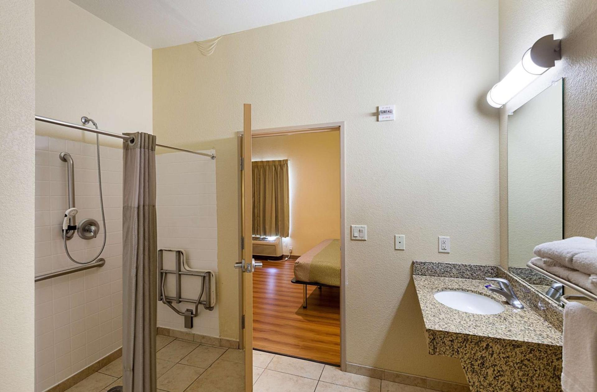 Motel 6-Fort Worth, TX photo 24