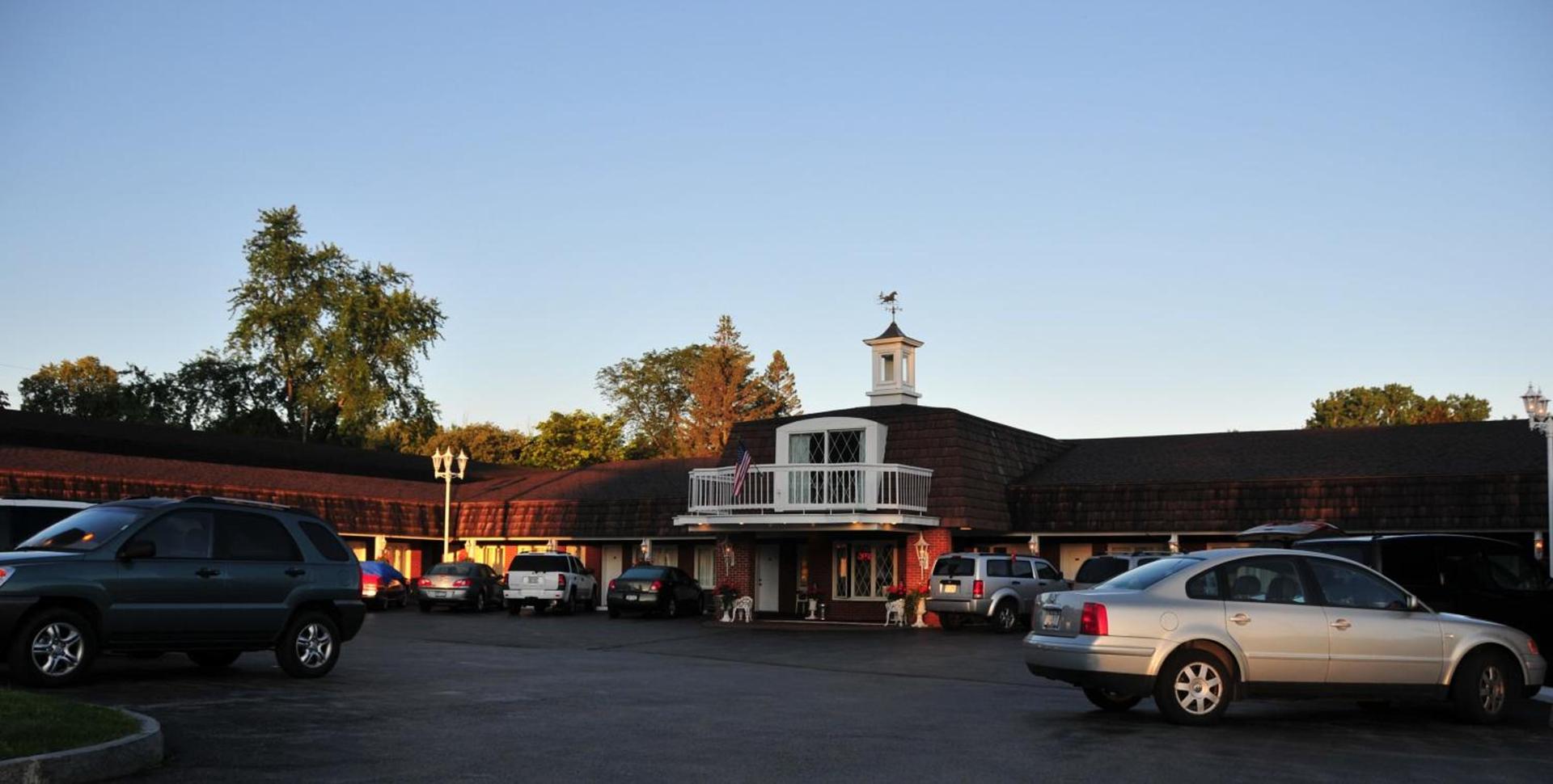 Lockport Inn and Suites photo 9