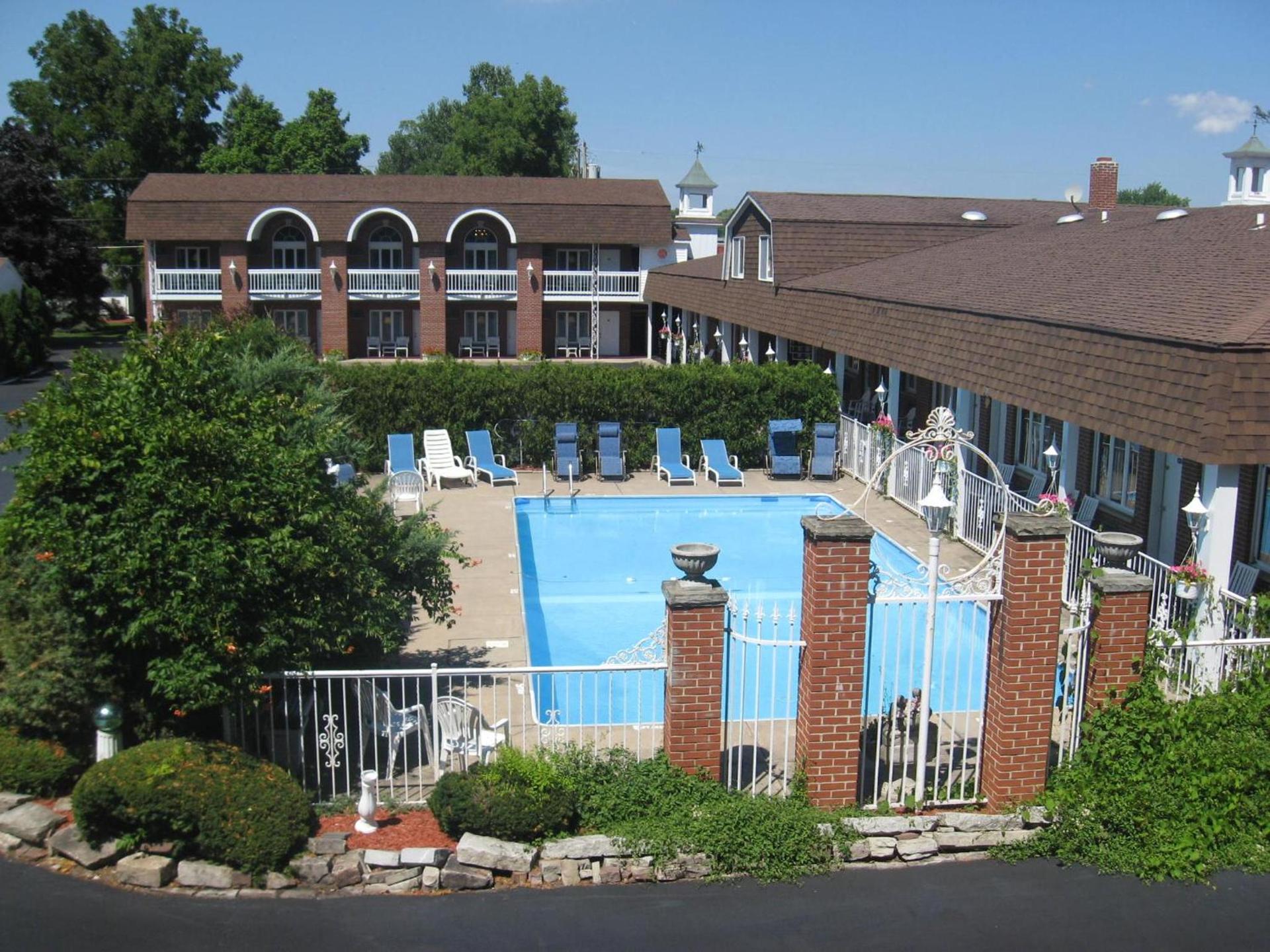Lockport Inn and Suites photo 8