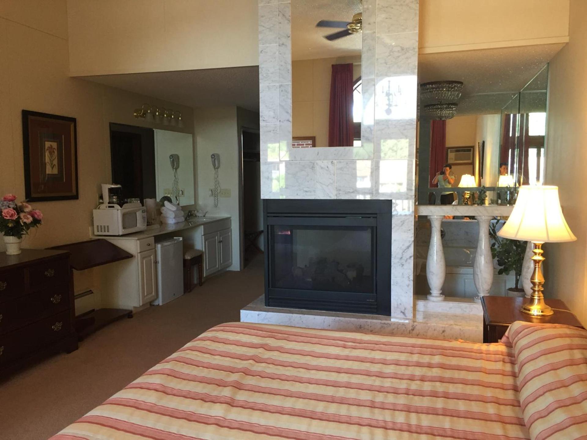 Lockport Inn and Suites photo 6