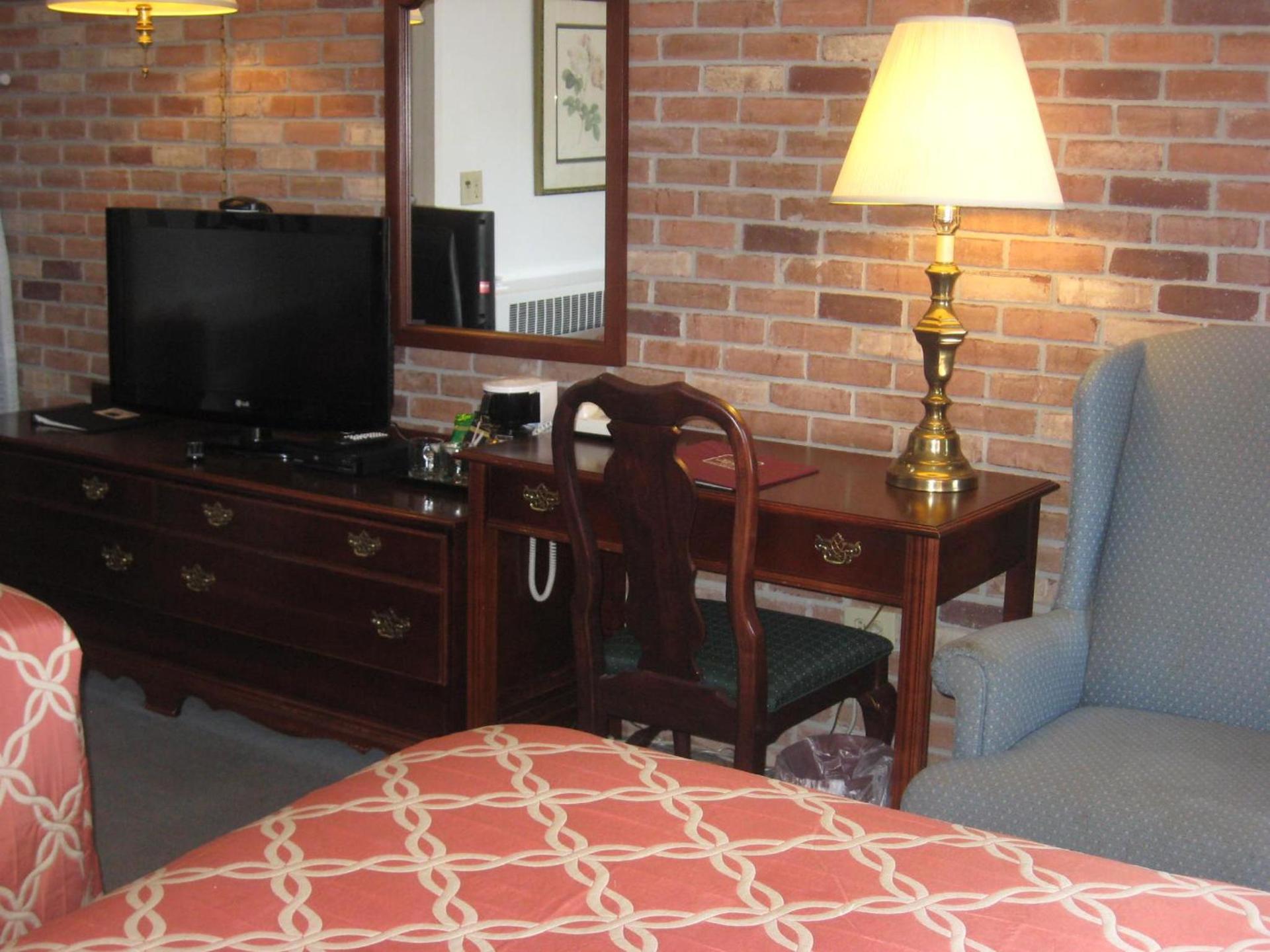 Lockport Inn and Suites photo 24