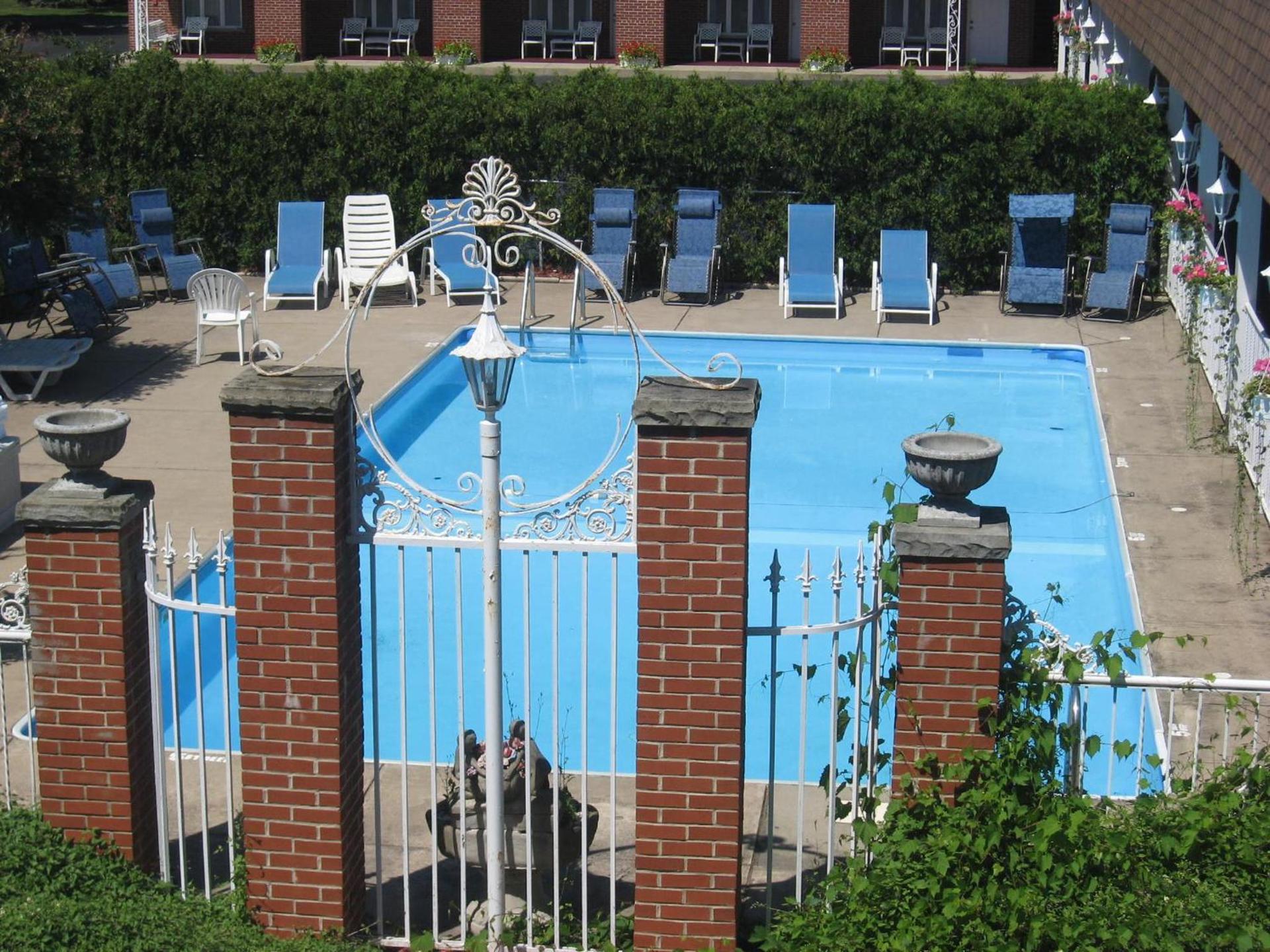 Lockport Inn and Suites photo 2