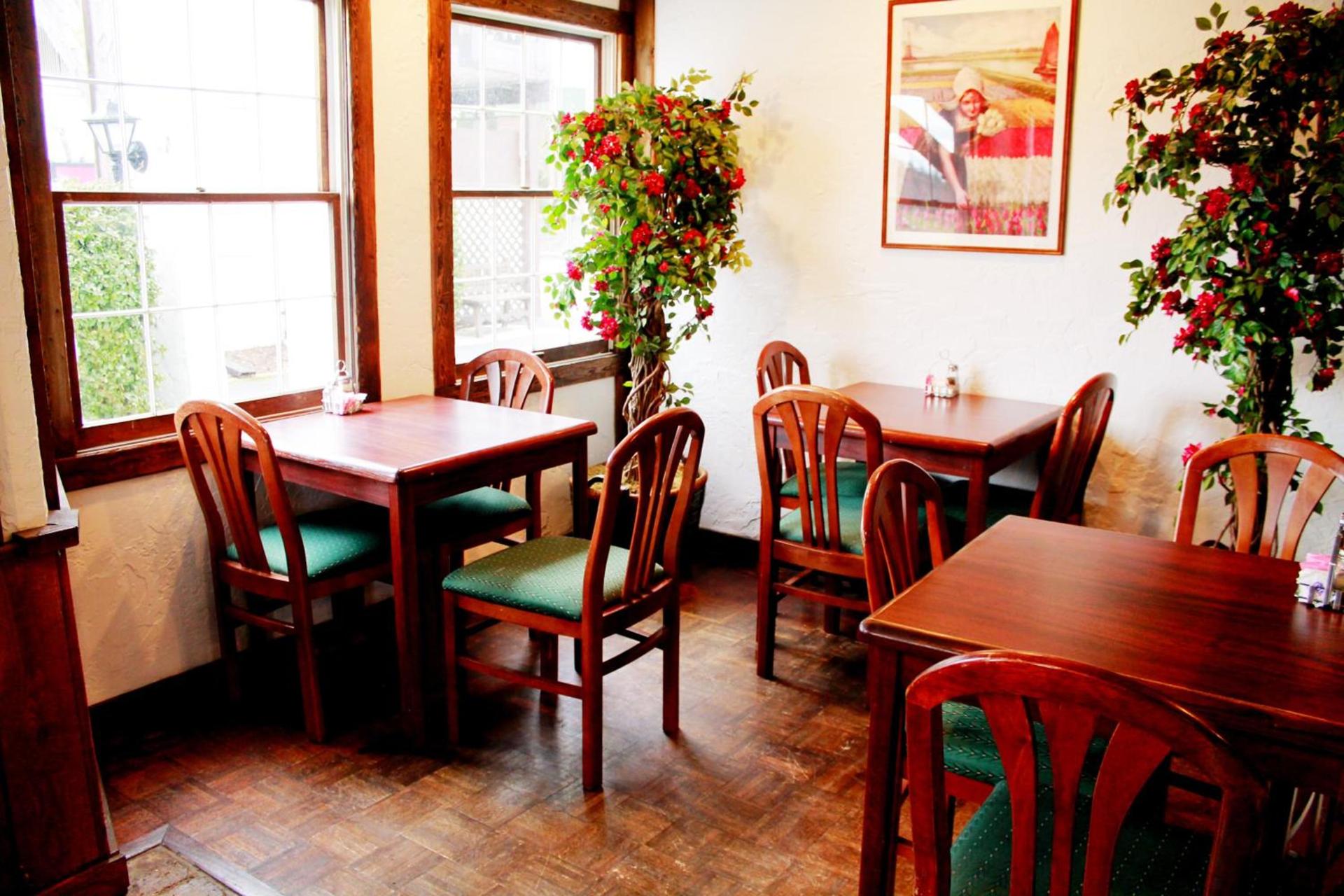 Auld Holland Inn photo 28