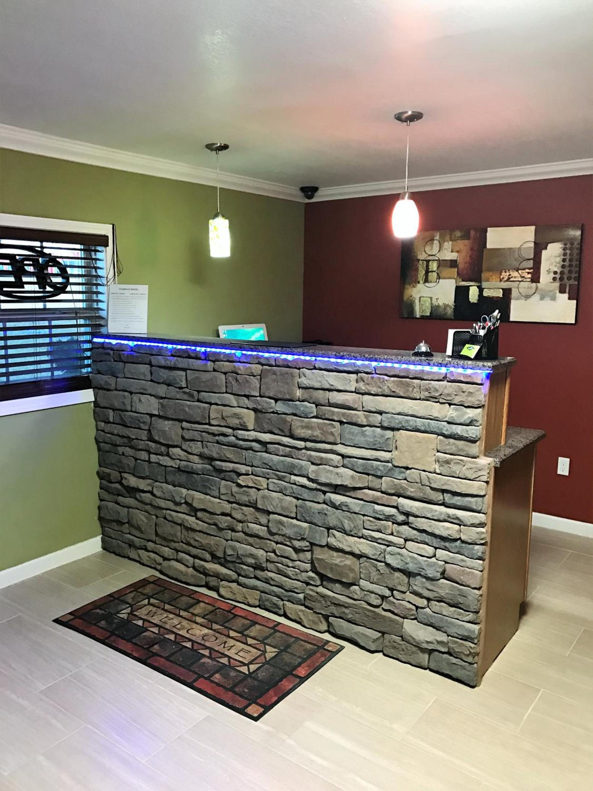 Budget Inn photo 5