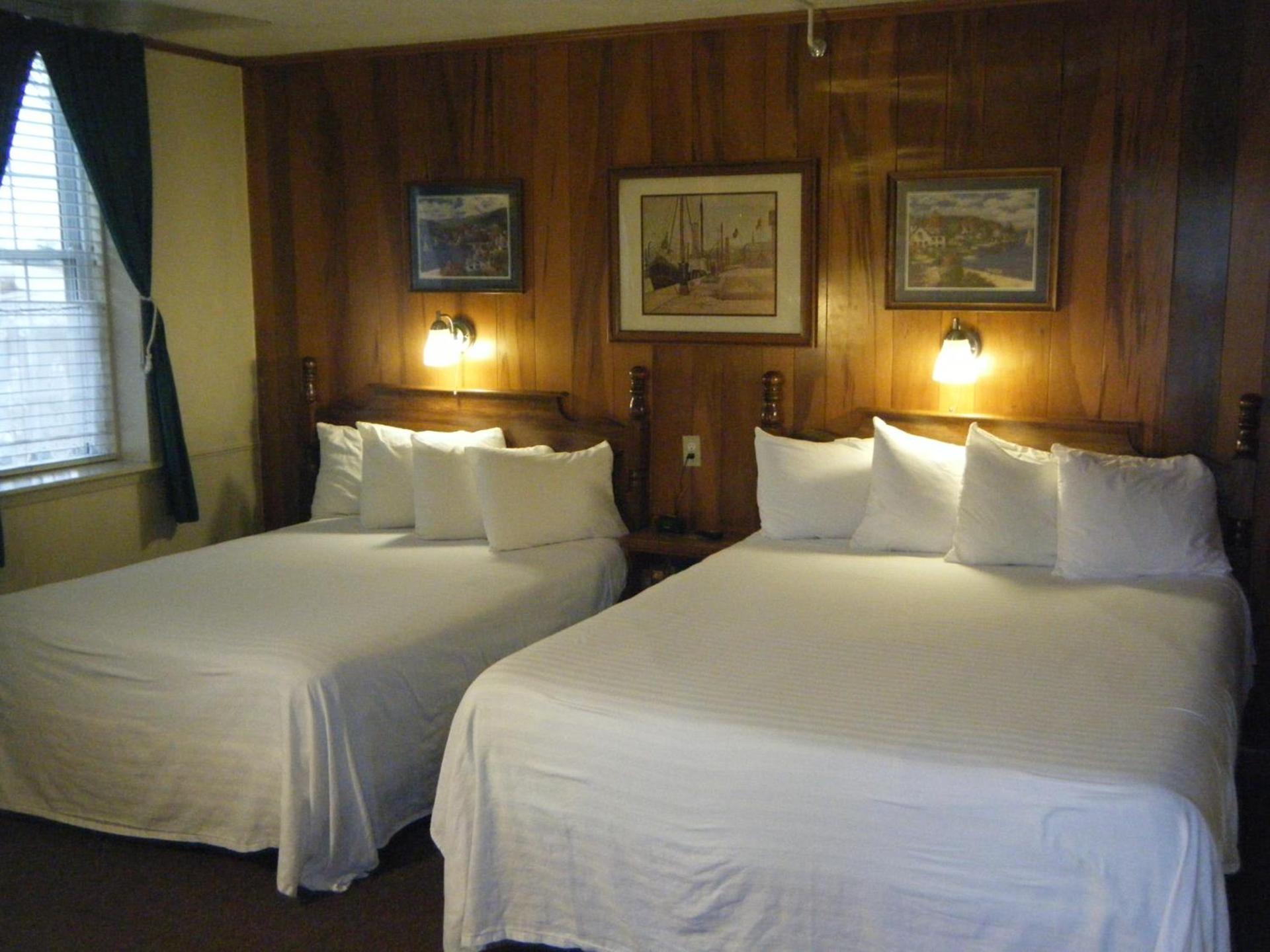 Harbor Haus Inn & Suites photo 45