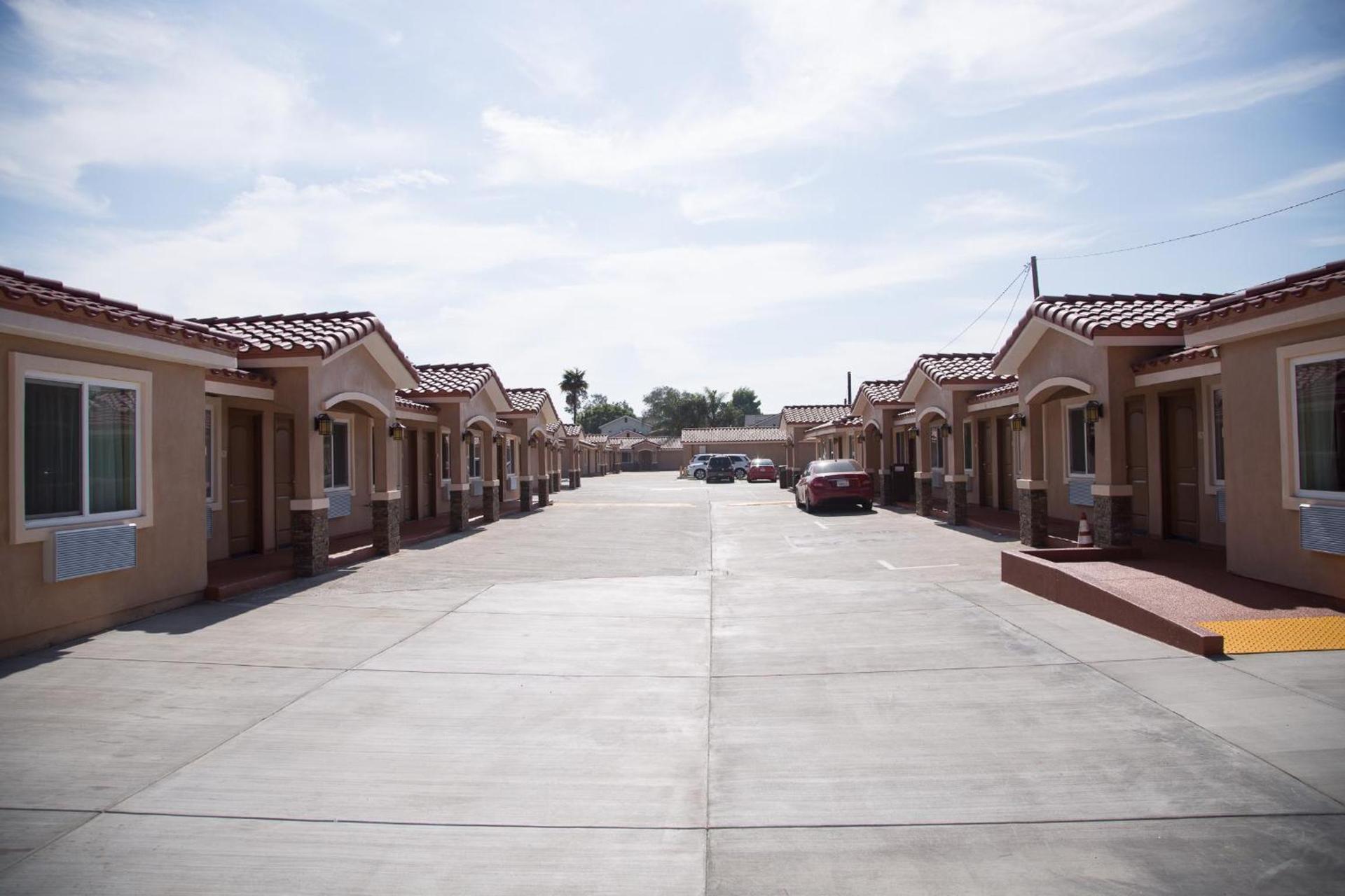 Diamond Bell Inn & Suites photo 6