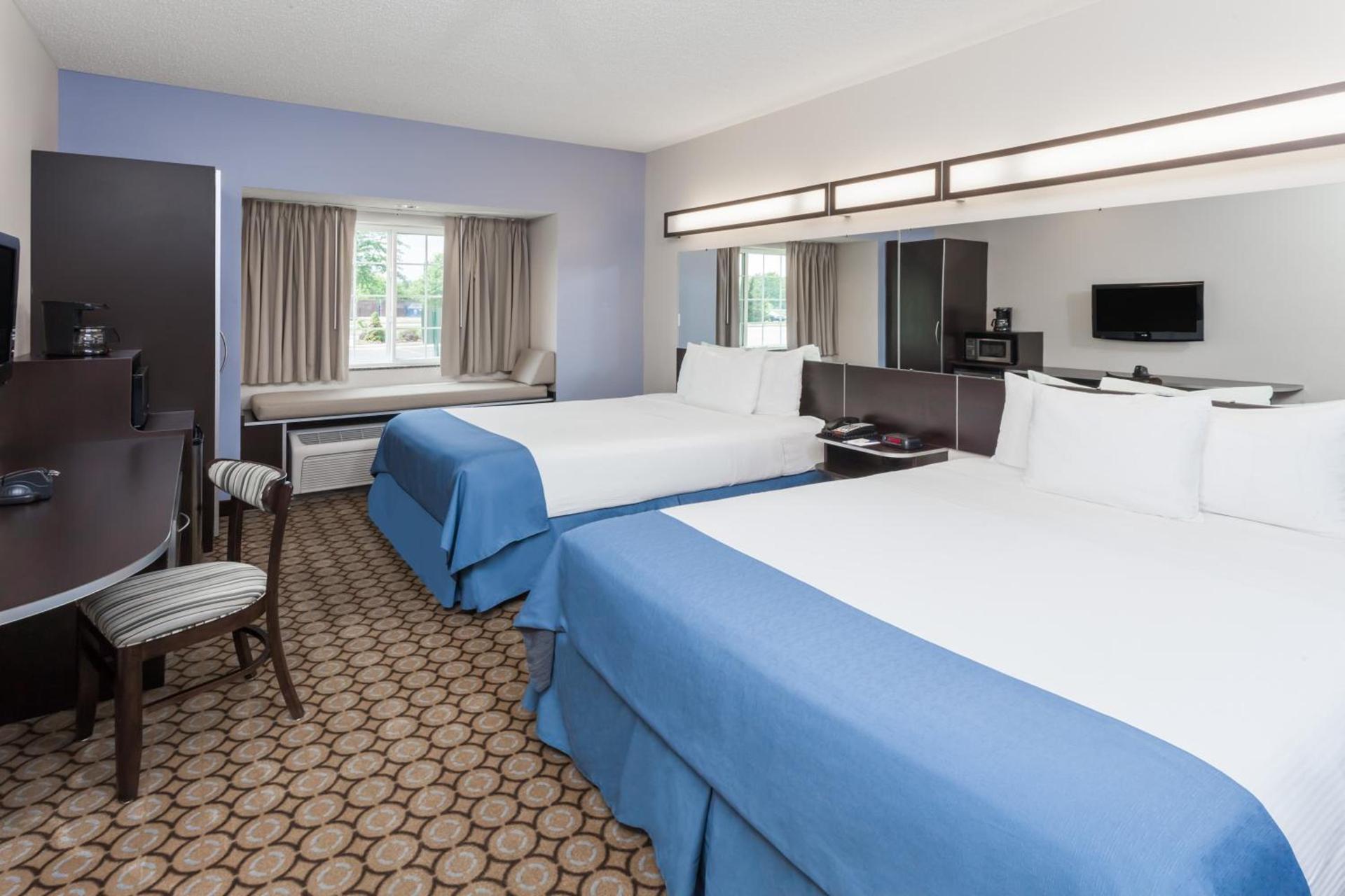 Microtel Inn and Suites Elkhart photo 2