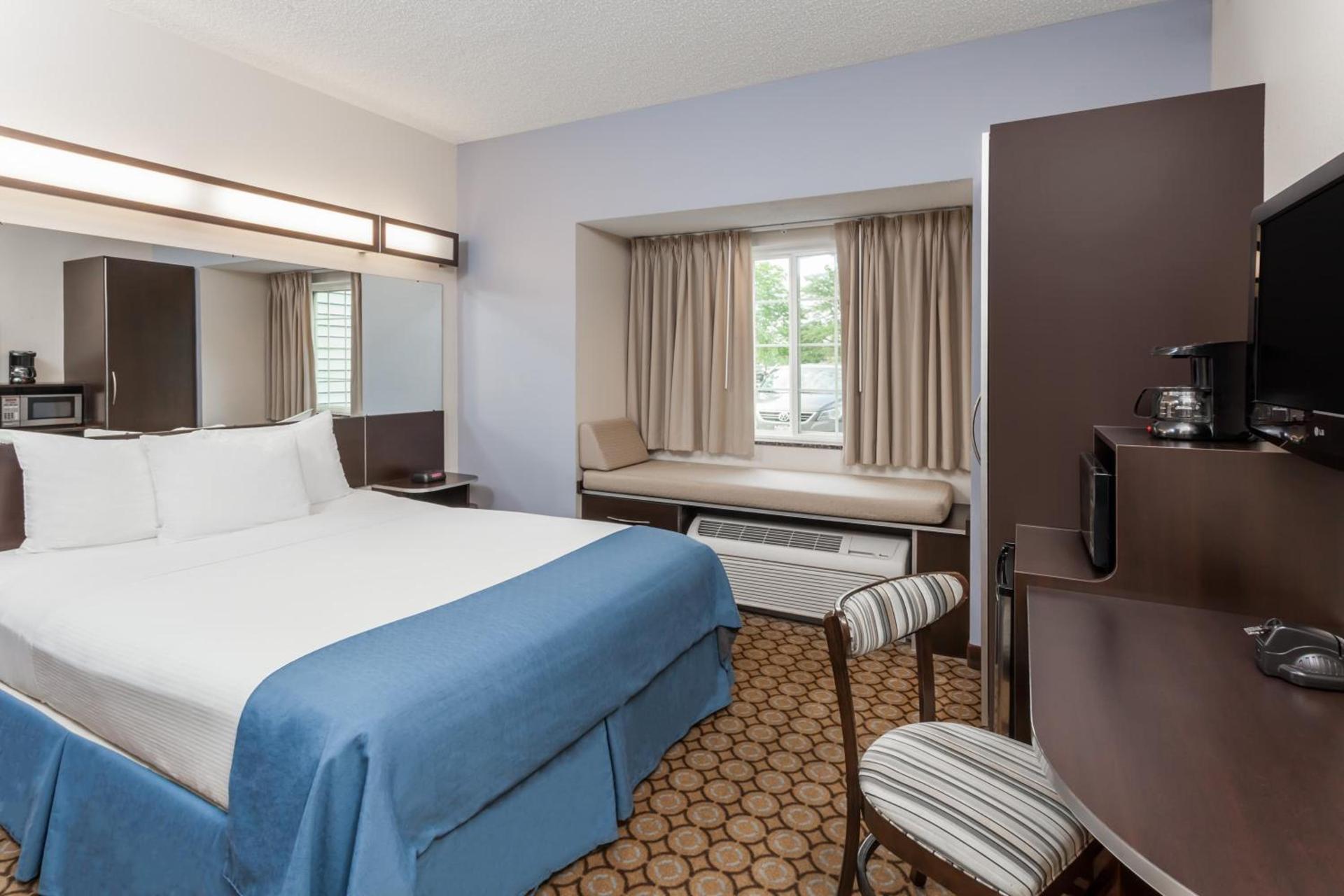 Microtel Inn and Suites Elkhart photo 27