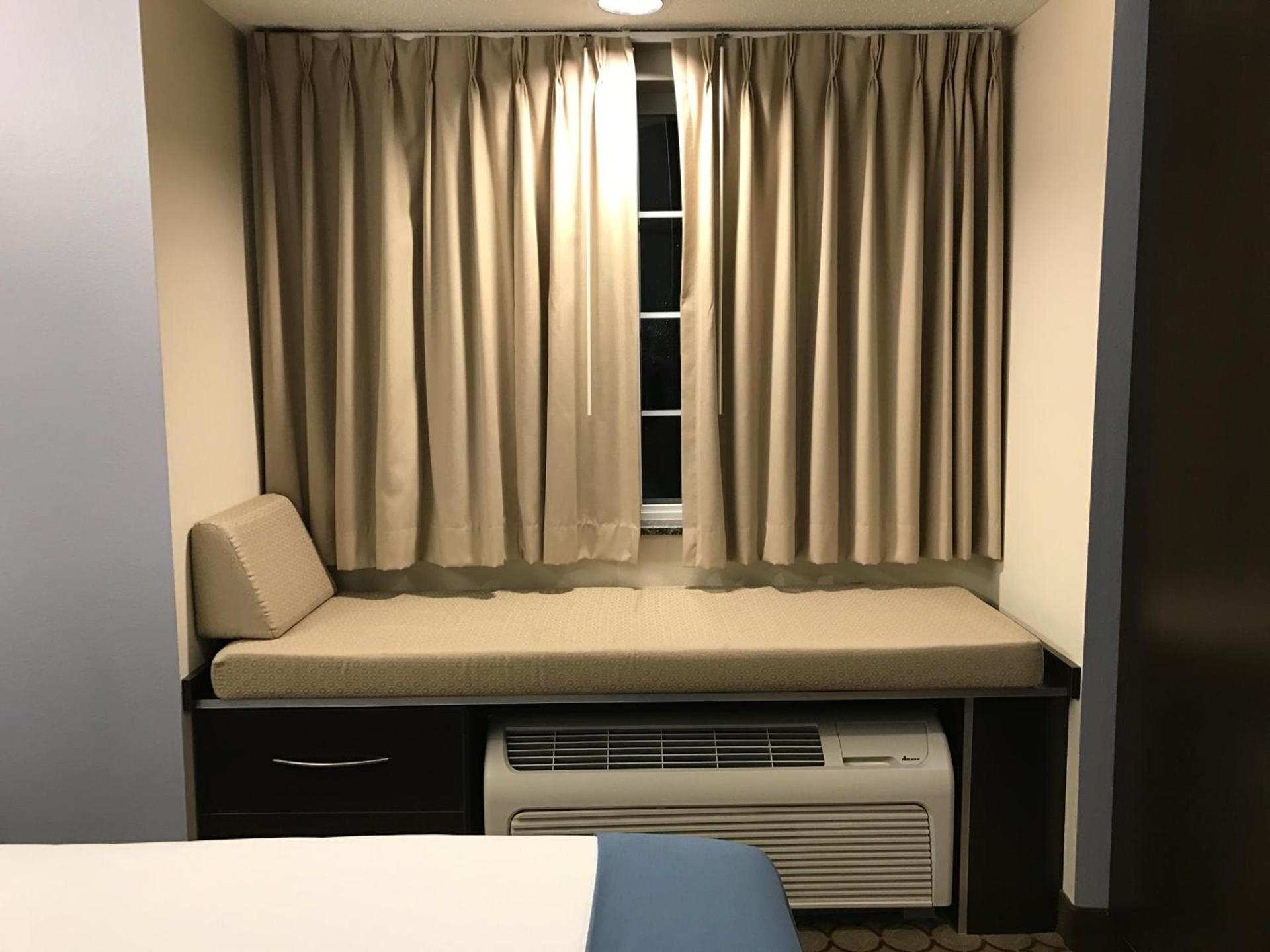 Microtel Inn and Suites Elkhart photo 23