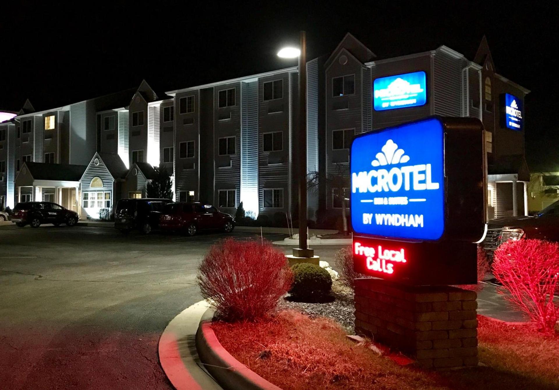 Microtel Inn and Suites Elkhart photo 11