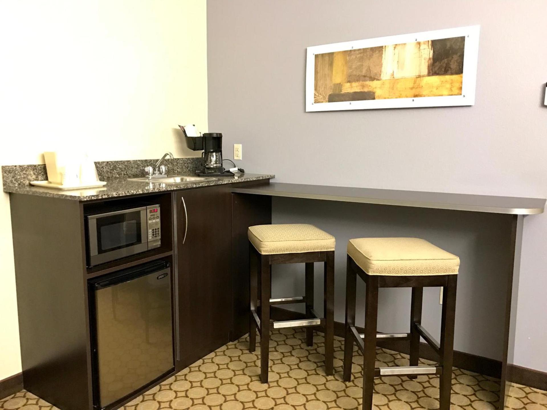 Microtel Inn and Suites Elkhart photo 22