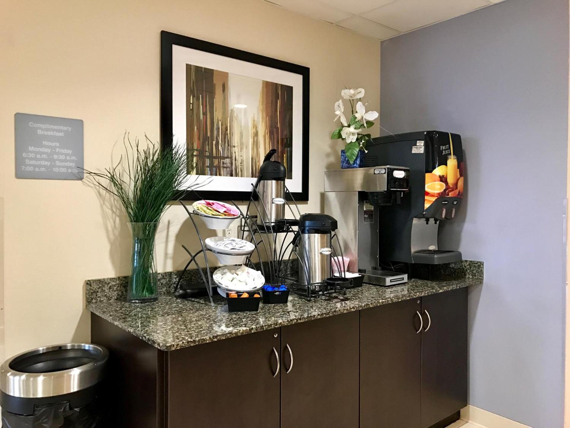 Microtel Inn and Suites Elkhart photo 15