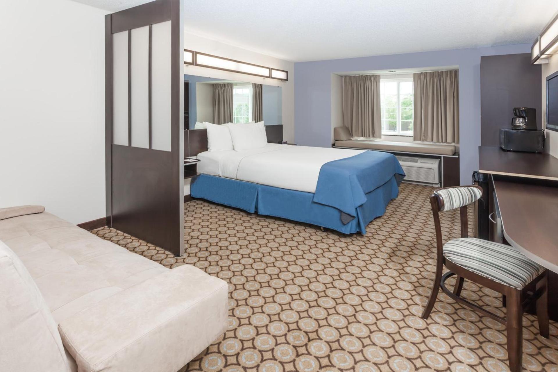 Microtel Inn and Suites Elkhart photo 3