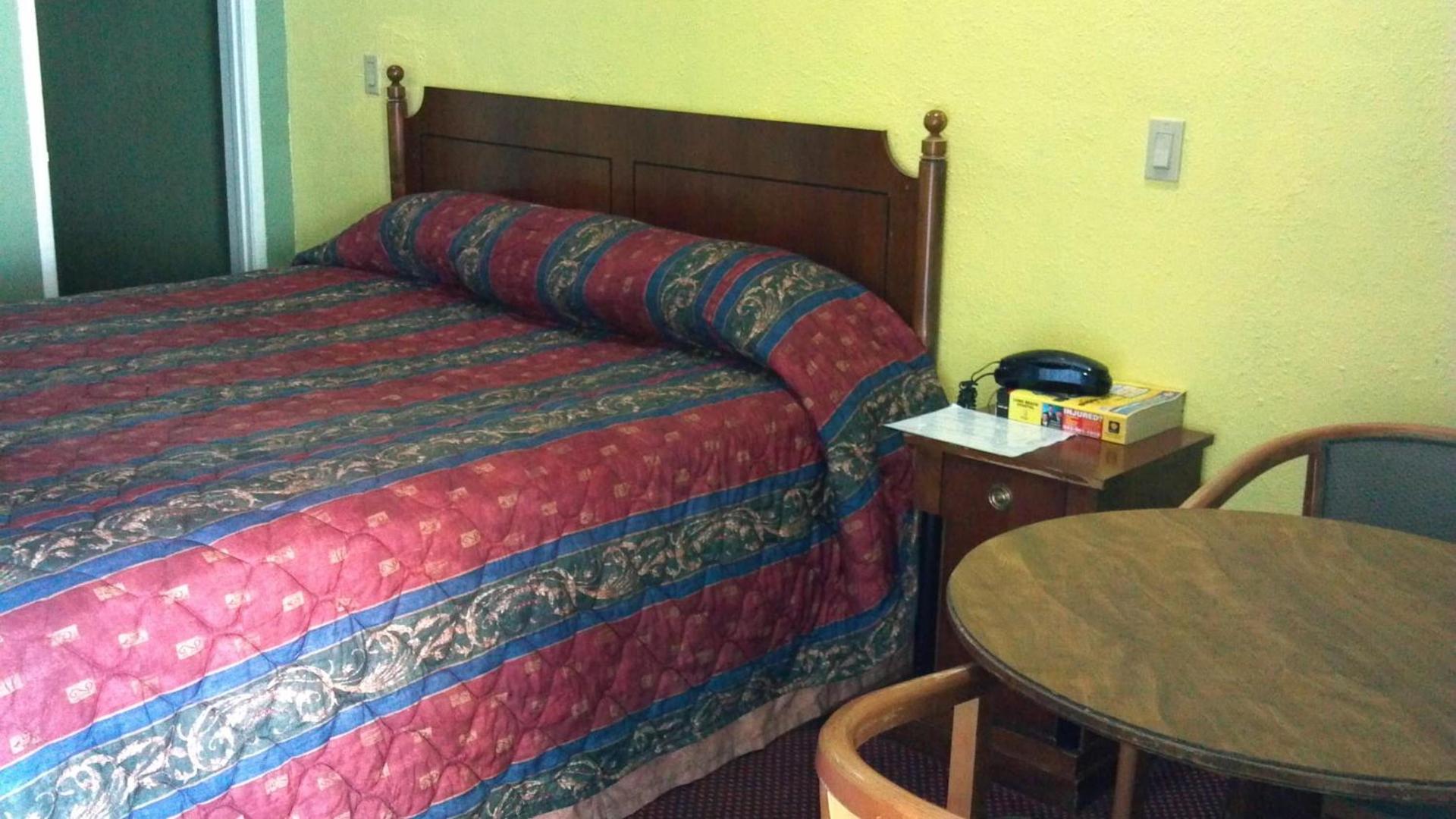 Travel Eagle Inn Motel photo 10