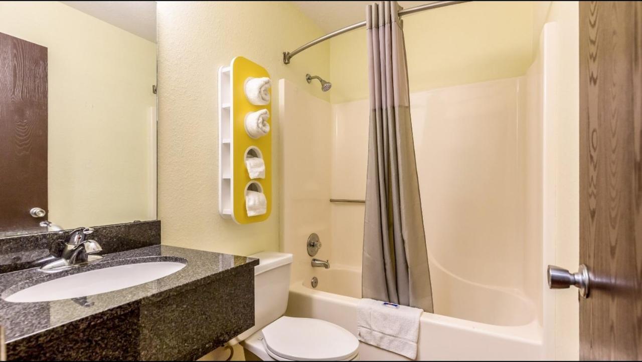 Motel 6-Troy, IL photo 10